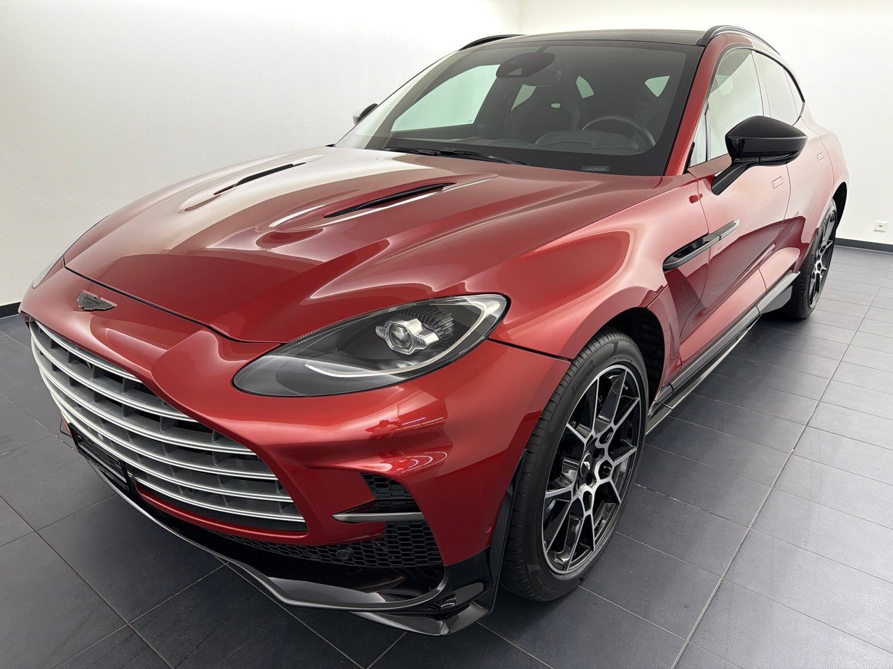 ASTON MARTIN DBX 707 4.0 V8