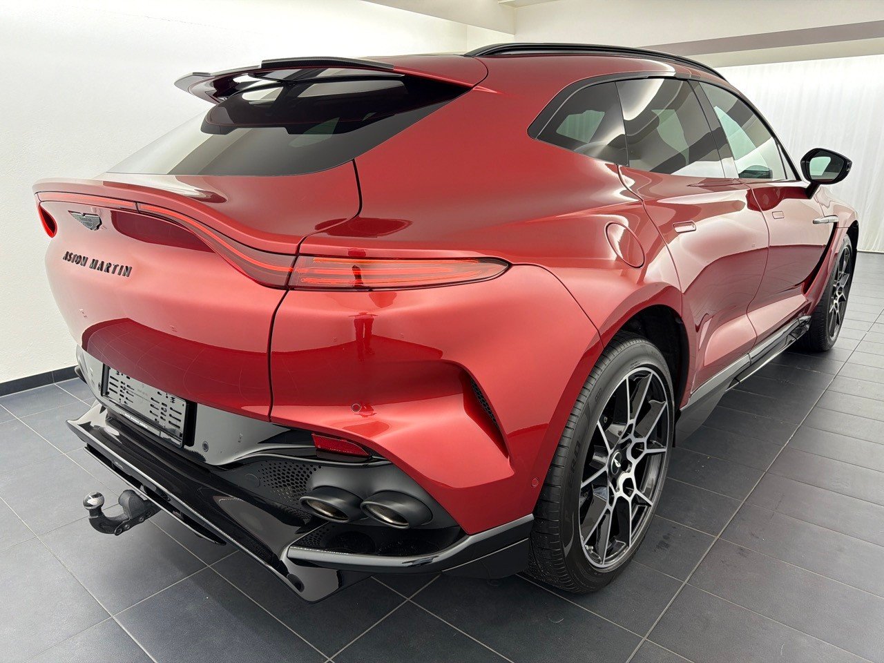 ASTON MARTIN DBX 707 4.0 V8, Benzin, Occasion / Gebraucht, Automatik - 3