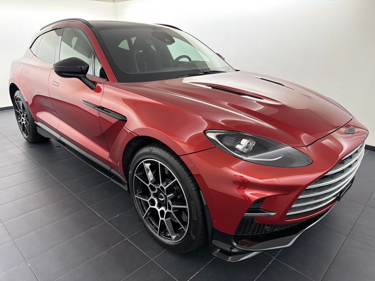 ASTON MARTIN DBX 707 4.0 V8, Benzin, Occasion / Gebraucht, Automatik - 4