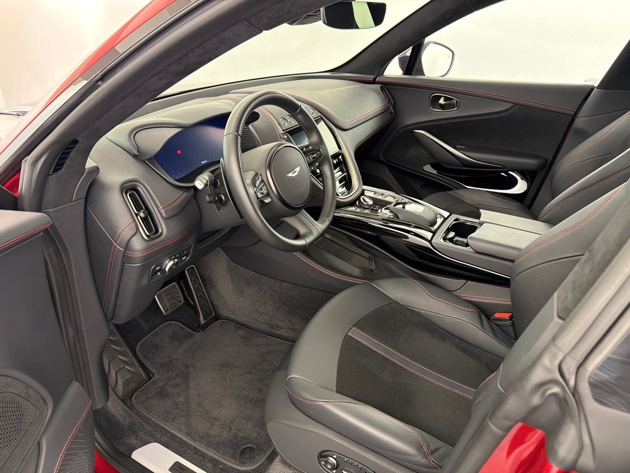 ASTON MARTIN DBX 707 4.0 V8, Benzin, Occasion / Gebraucht, Automatik - 5