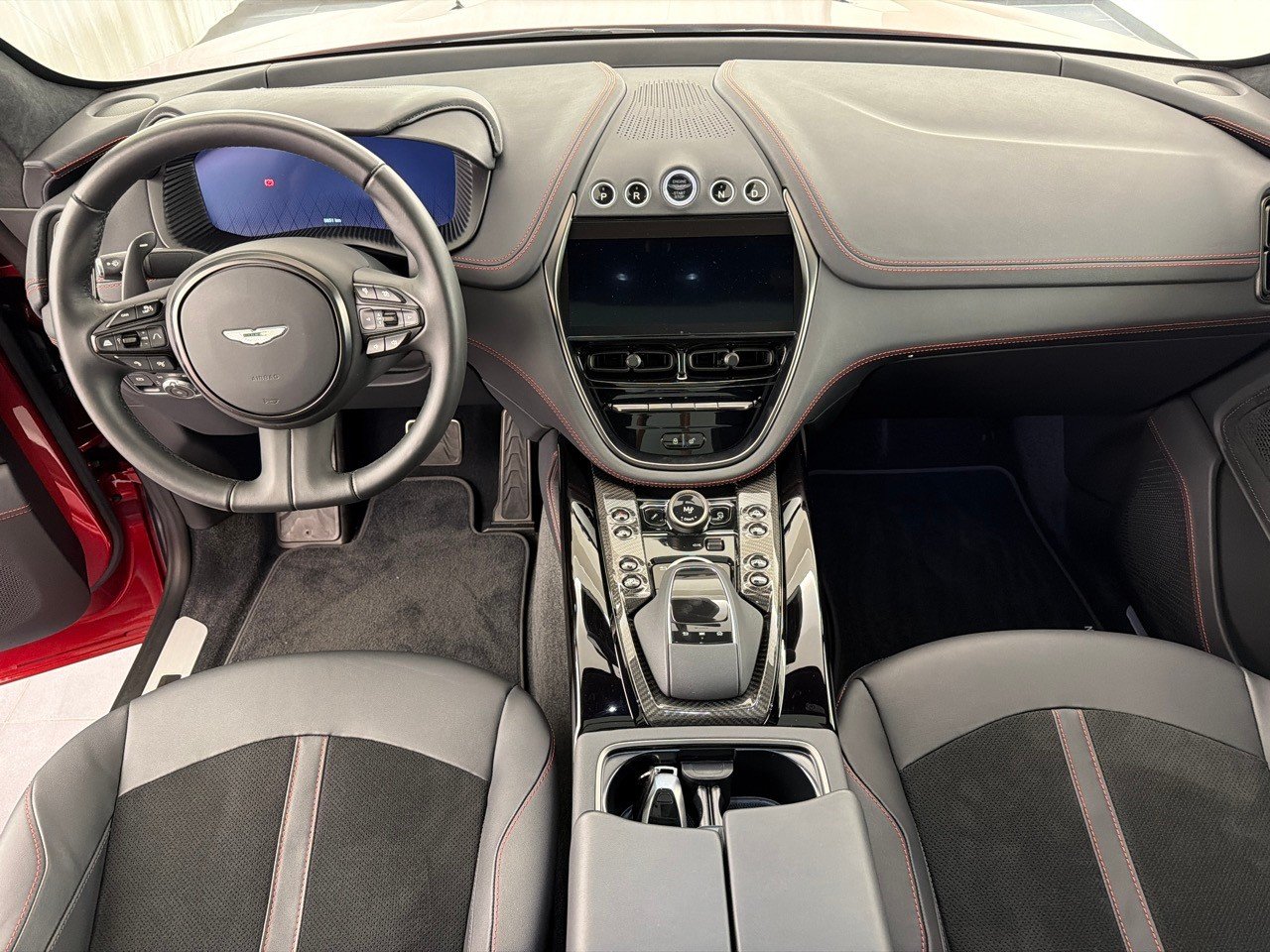 ASTON MARTIN DBX 707 4.0 V8, Benzin, Occasion / Gebraucht, Automatik - 7