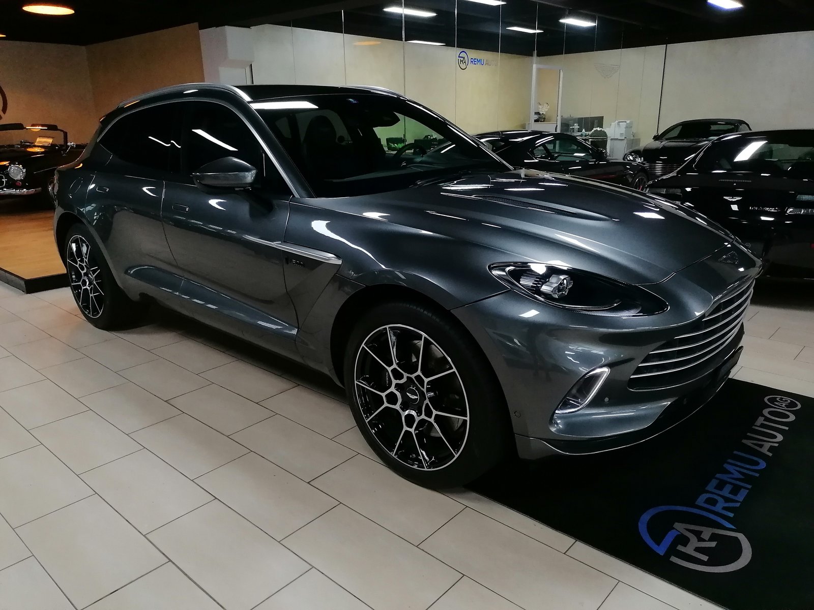 ASTON MARTIN DBX 4.0 V8 Bi-Turbo 1 of 500