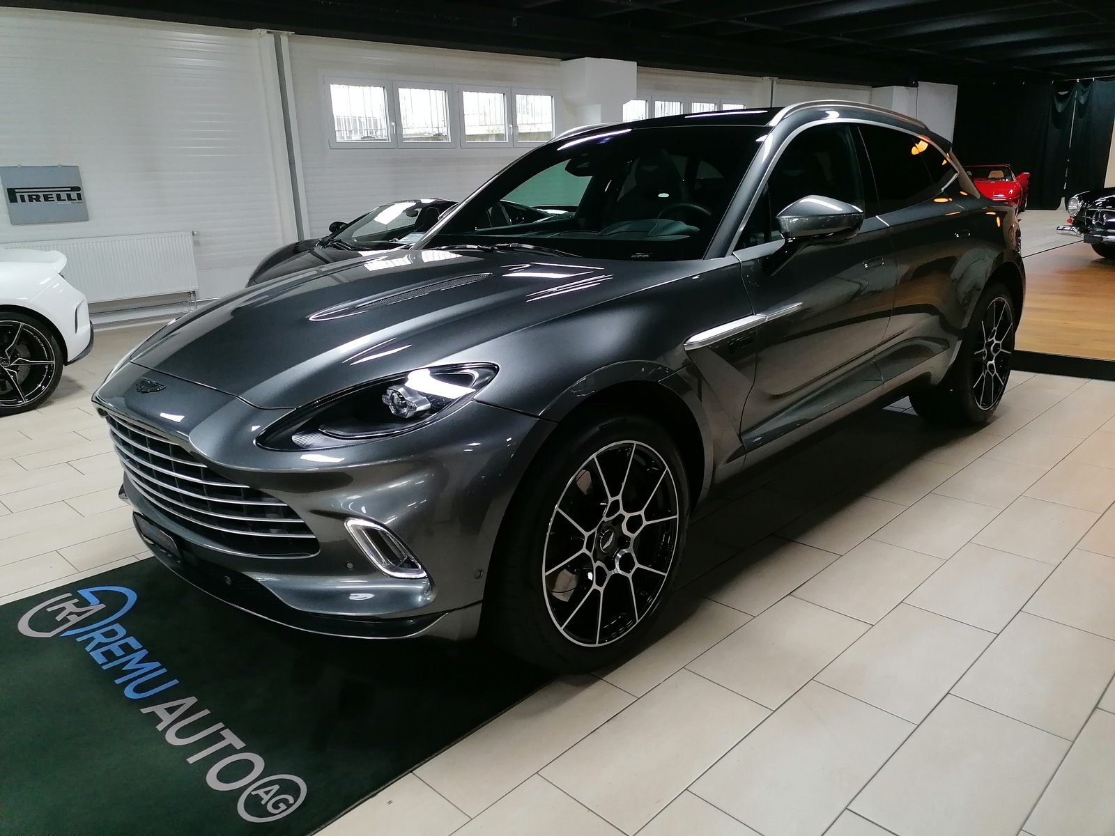 ASTON MARTIN DBX 4.0 V8 Bi-Turbo 1 of 500, Petrol, Second hand / Used, Automatic - 3