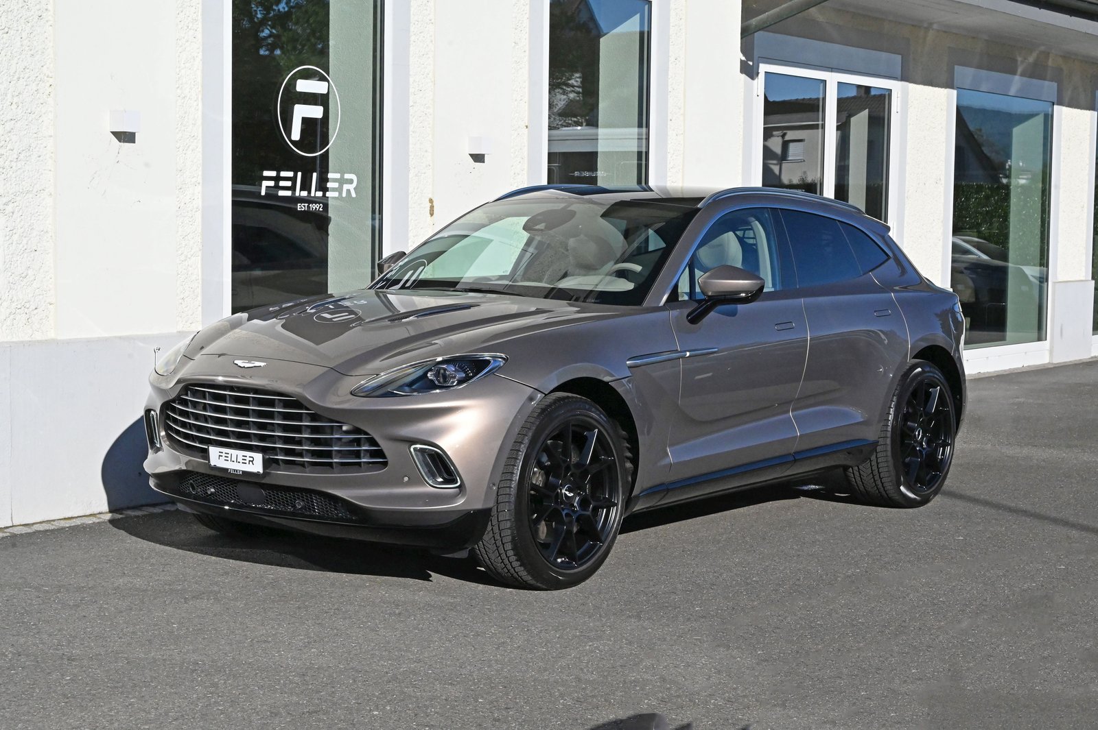 ASTON MARTIN DBX 4.0 V8
