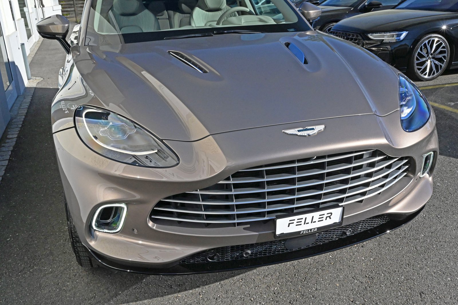 ASTON MARTIN DBX 4.0 V8, Petrol, Second hand / Used, Automatic - 4