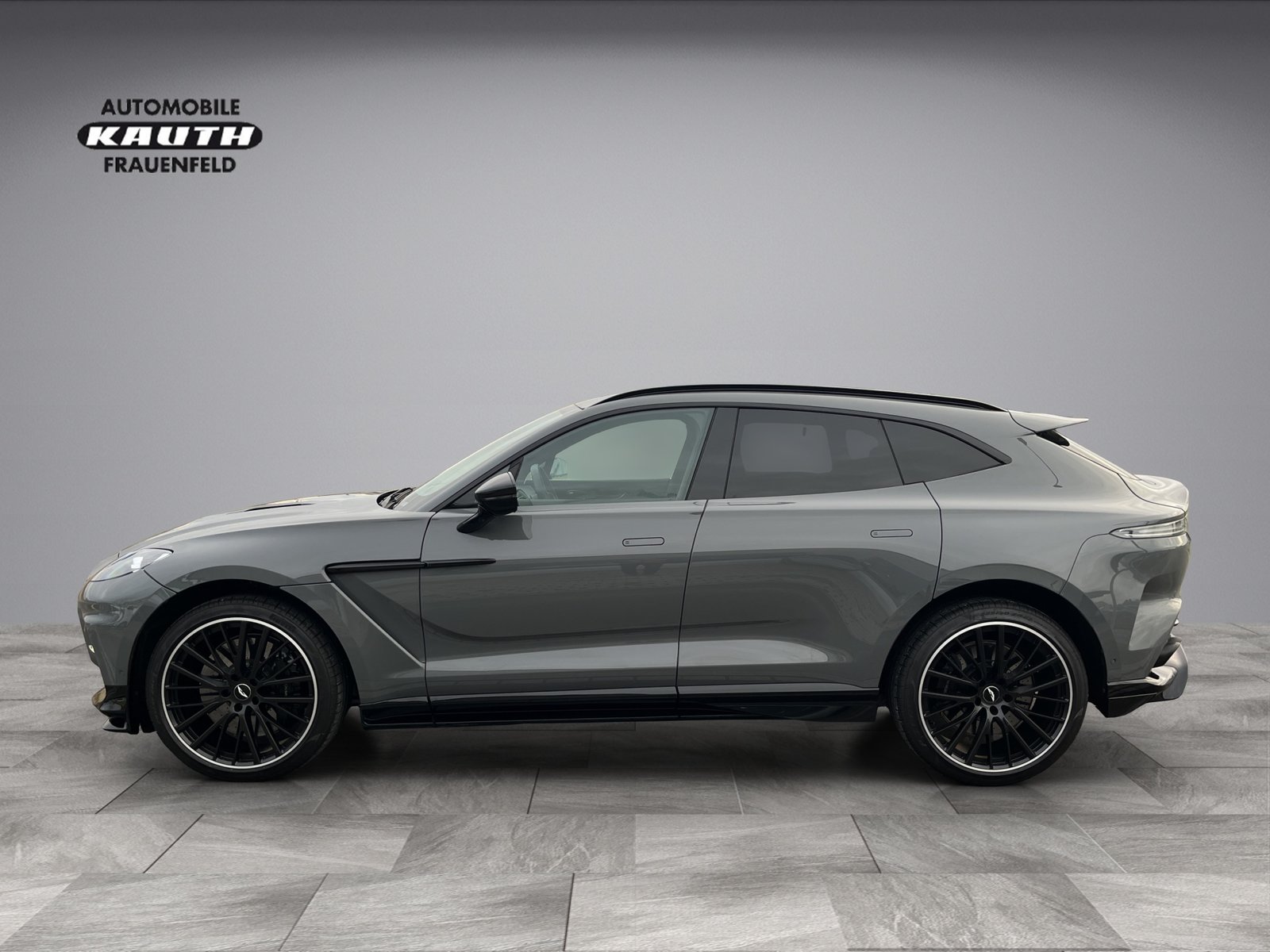 ASTON MARTIN DBX 4.0 V8*New Modell mit 707PS*, Benzin, Occasion / Gebraucht, Automatik - 2