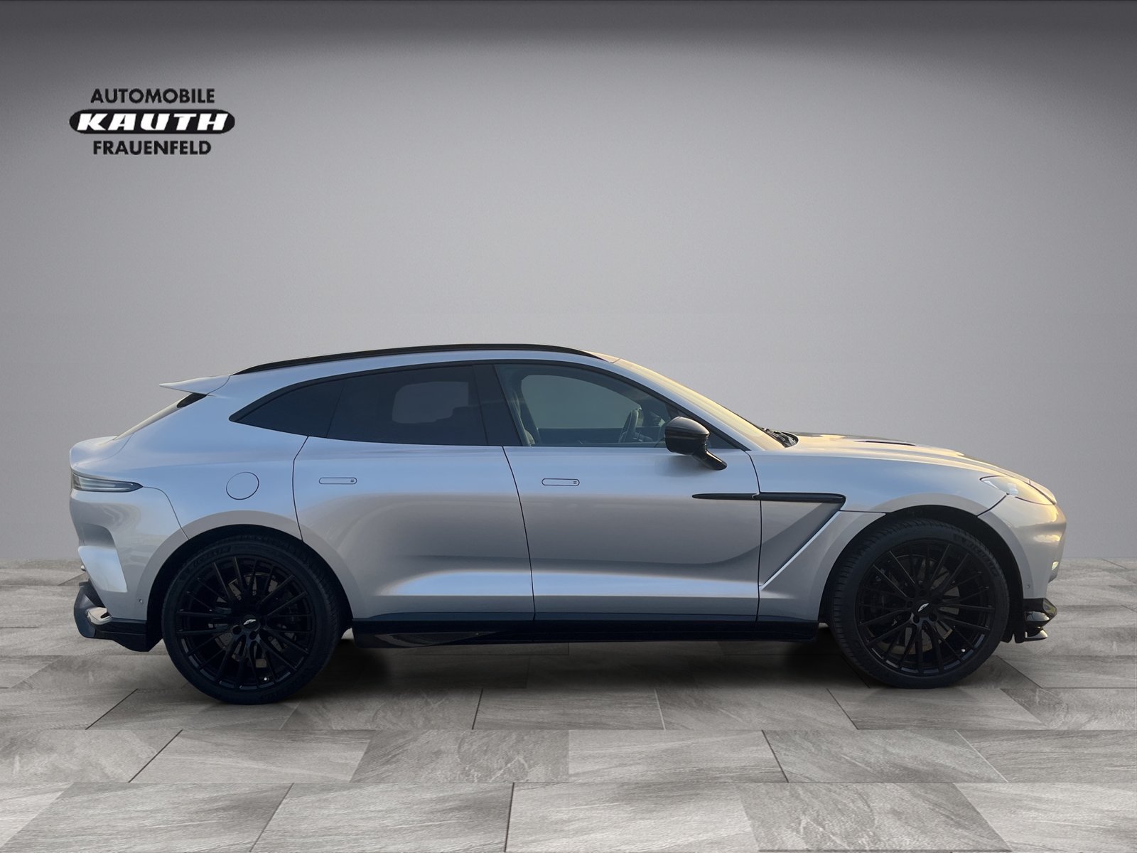 ASTON MARTIN DBX 4.0 V8* New Modell 707PS*, Essence, Occasion / Utilisé, Automatique - 7