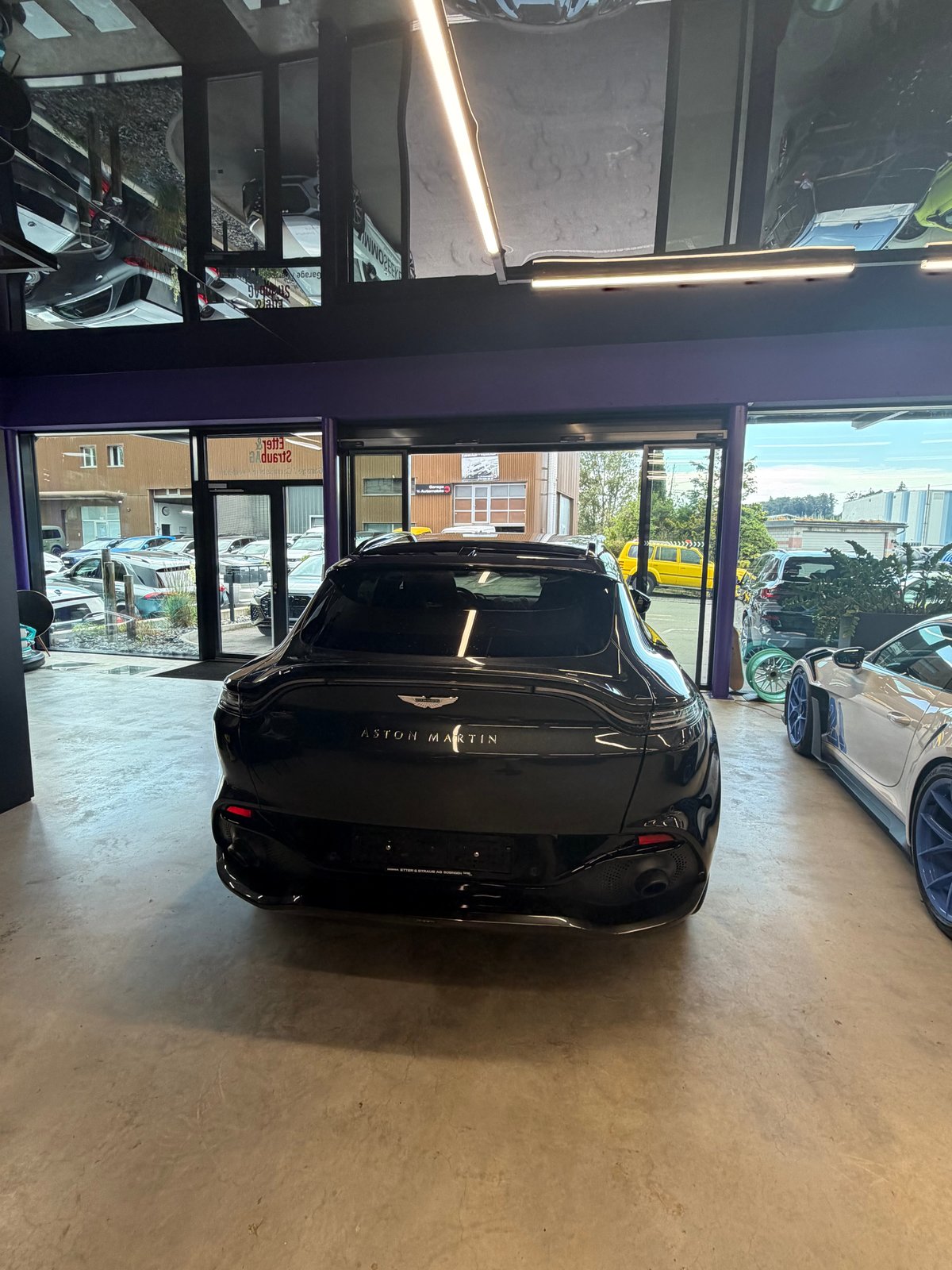 ASTON MARTIN DBX 4.0 V8, Benzin, Occasion / Gebraucht, Automatik - 4