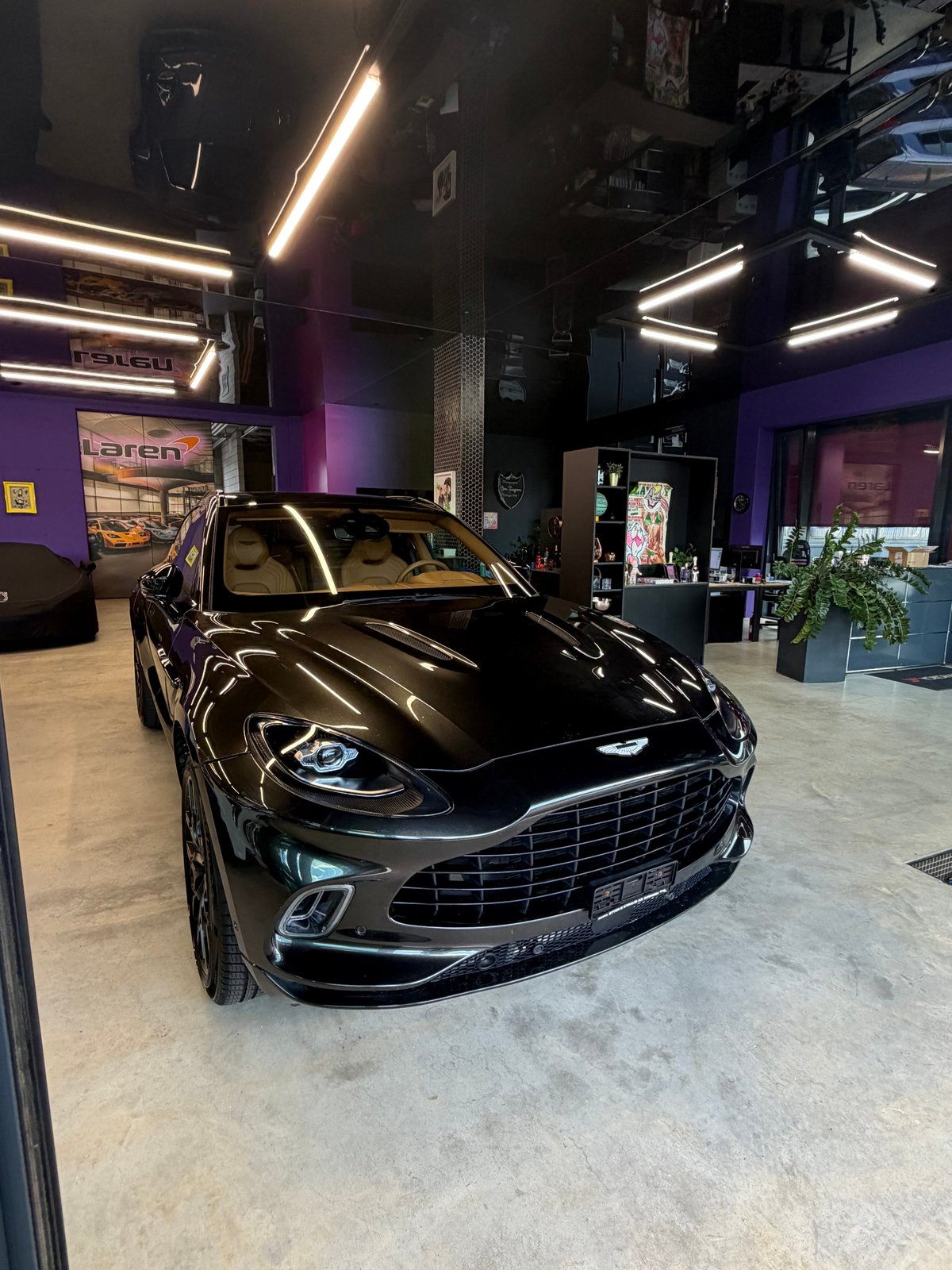 ASTON MARTIN DBX 4.0 V8, Benzin, Occasion / Gebraucht, Automatik - 5