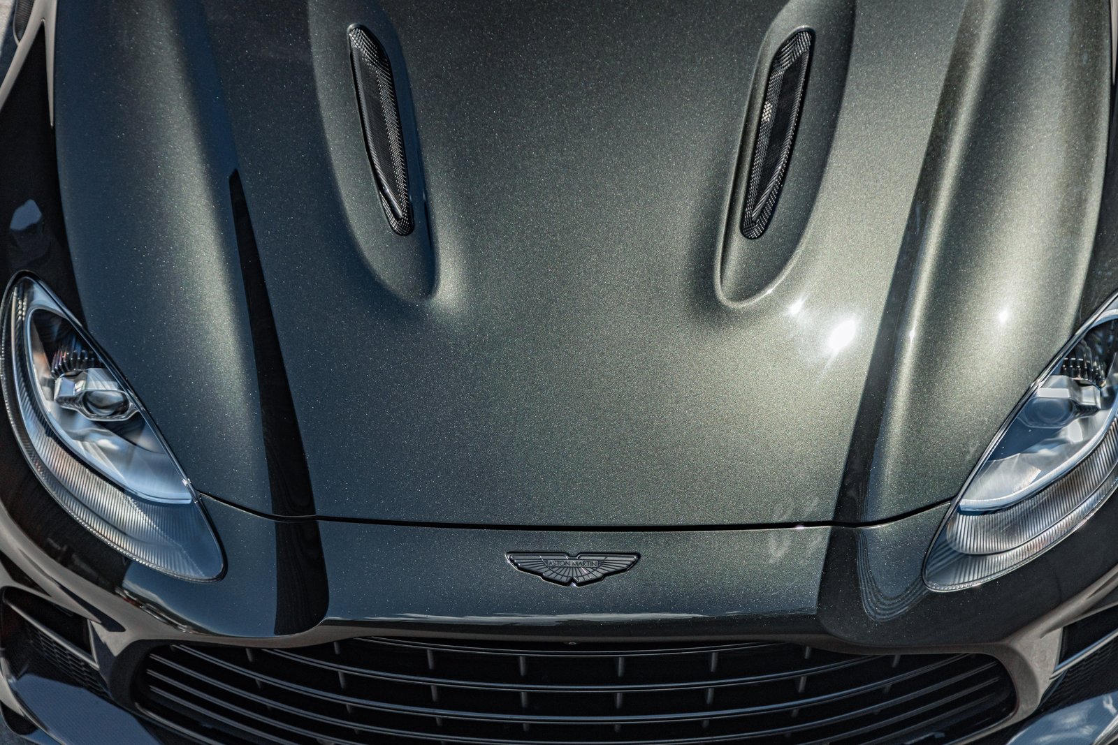 ASTON MARTIN DBX 707, Benzin, Occasion / Gebraucht, Automatik - 4
