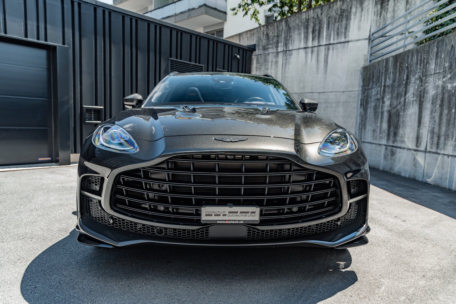 ASTON MARTIN DBX 707, Benzin, Occasion / Gebraucht, Automatik - 7