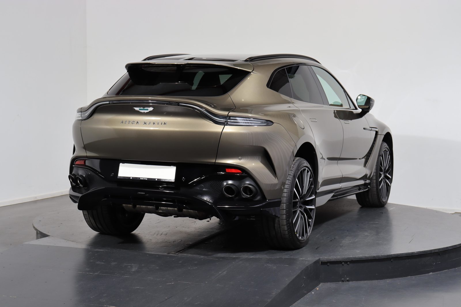 ASTON MARTIN DBX 707 4.0 V8 Bi-Turbo, Petrol, New car, Automatic - 3