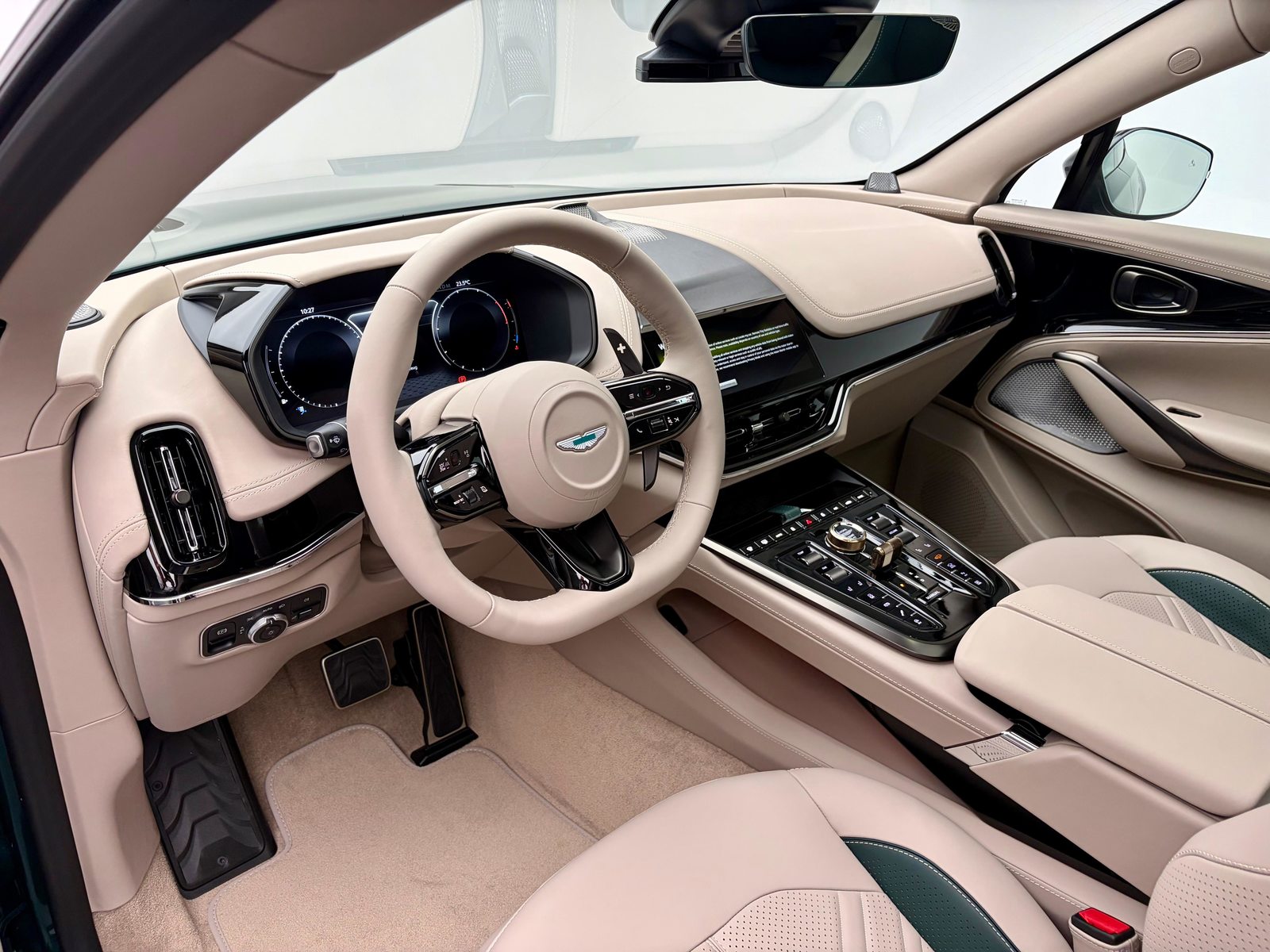 ASTON MARTIN DBX S 4.0 V8 Bi-Turbo (Q - Bronze Styling Pack), Petrol, New car, Automatic - 2