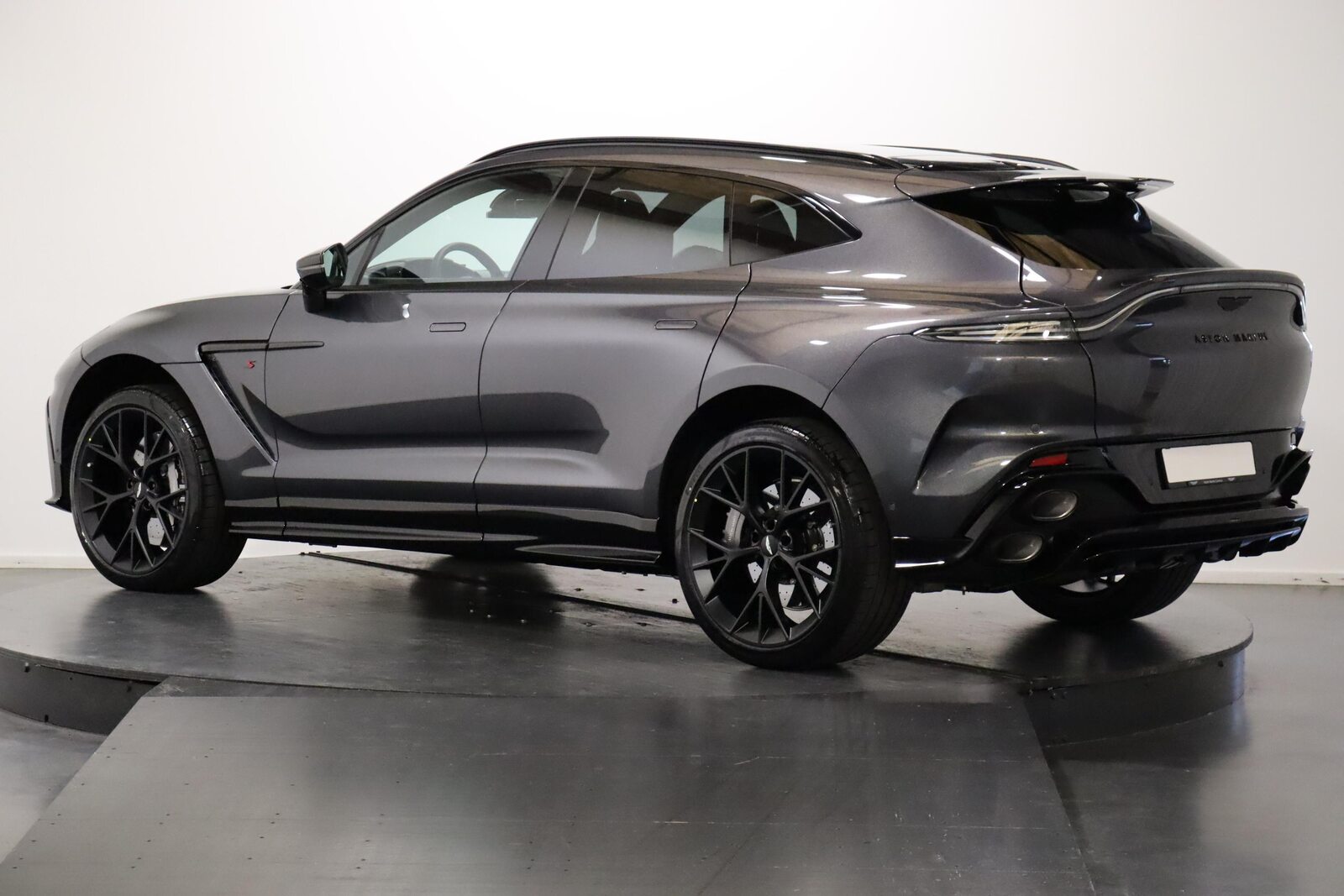 ASTON MARTIN DBX S 4.0 V8 Bi-Turbo, Petrol, New car, Automatic - 3