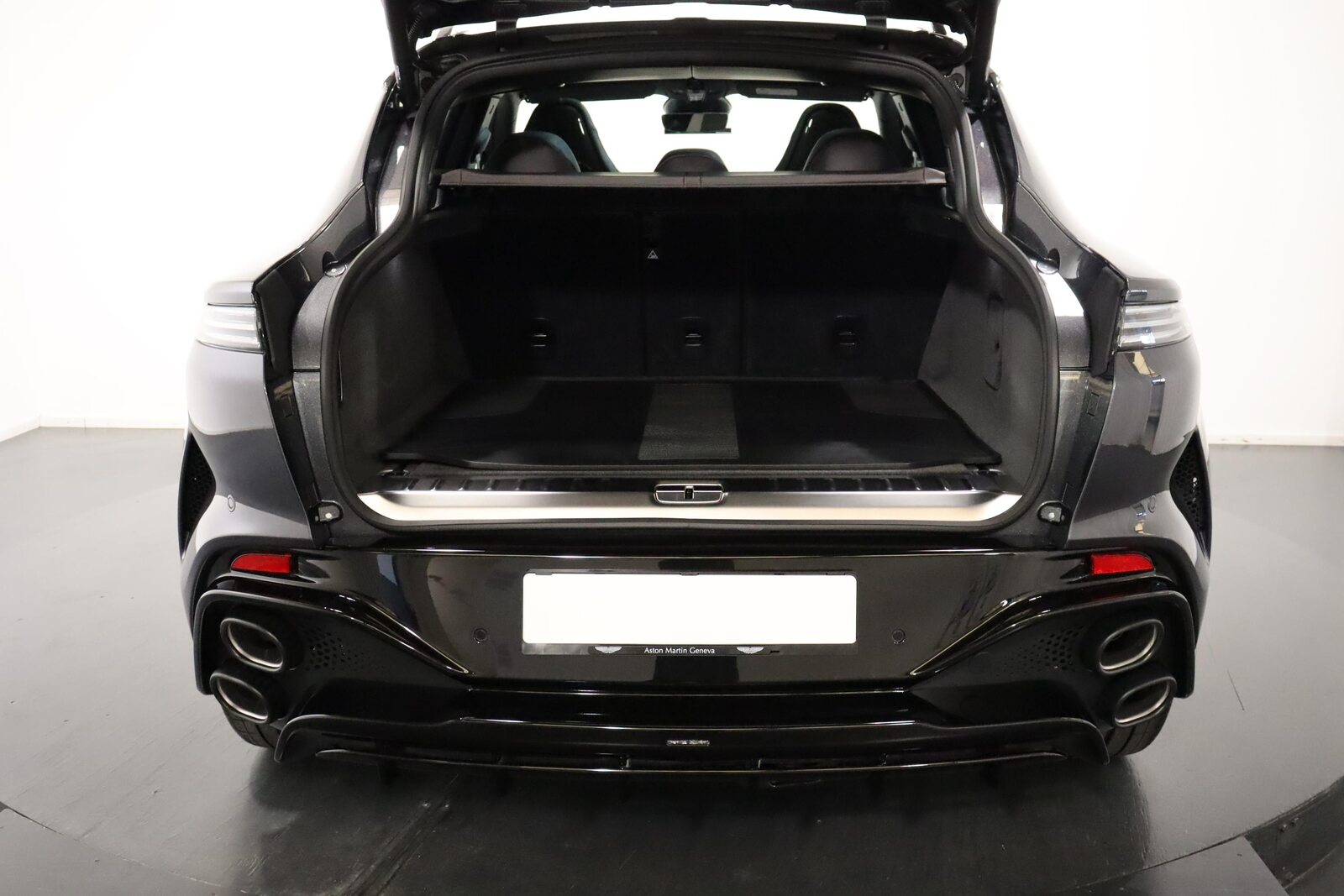 ASTON MARTIN DBX S 4.0 V8 Bi-Turbo, Petrol, New car, Automatic - 5
