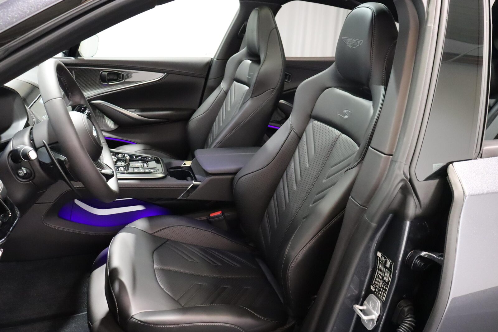 ASTON MARTIN DBX S 4.0 V8 Bi-Turbo, Petrol, New car, Automatic - 6