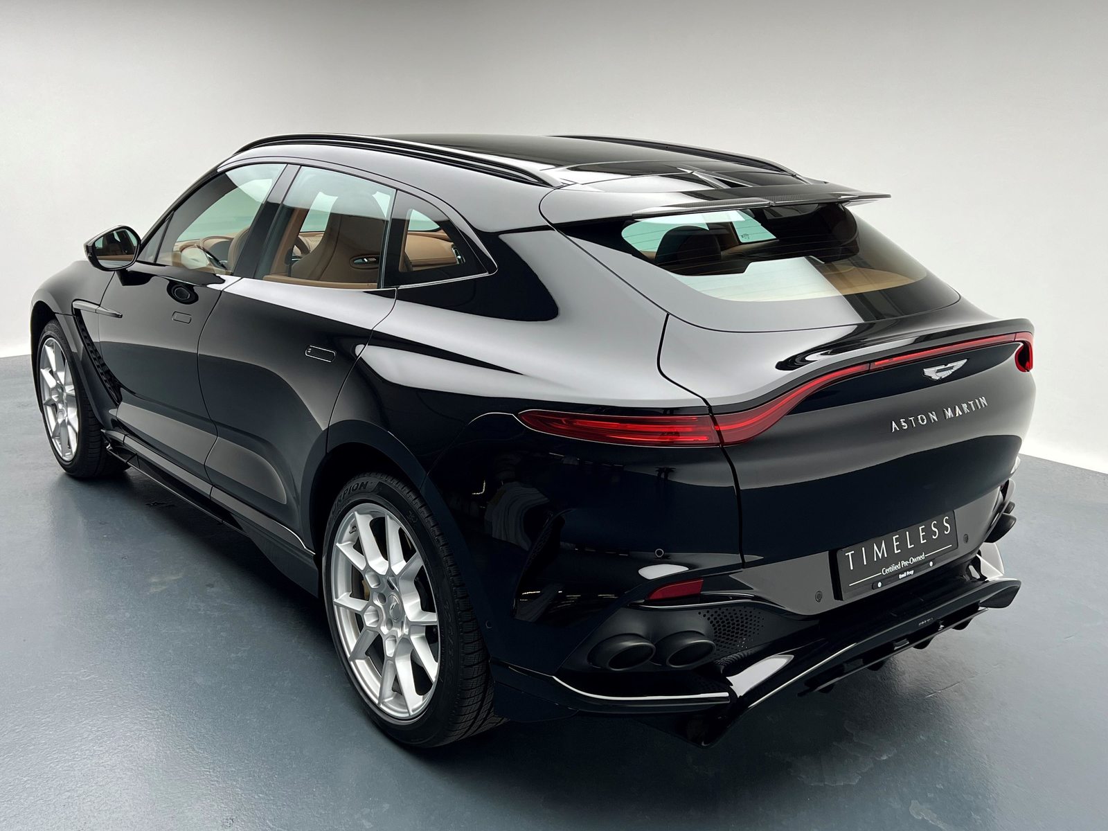 ASTON MARTIN DBX 707 4.0 V8 Bi-Turbo, Petrol, Second hand / Used, Automatic - 2