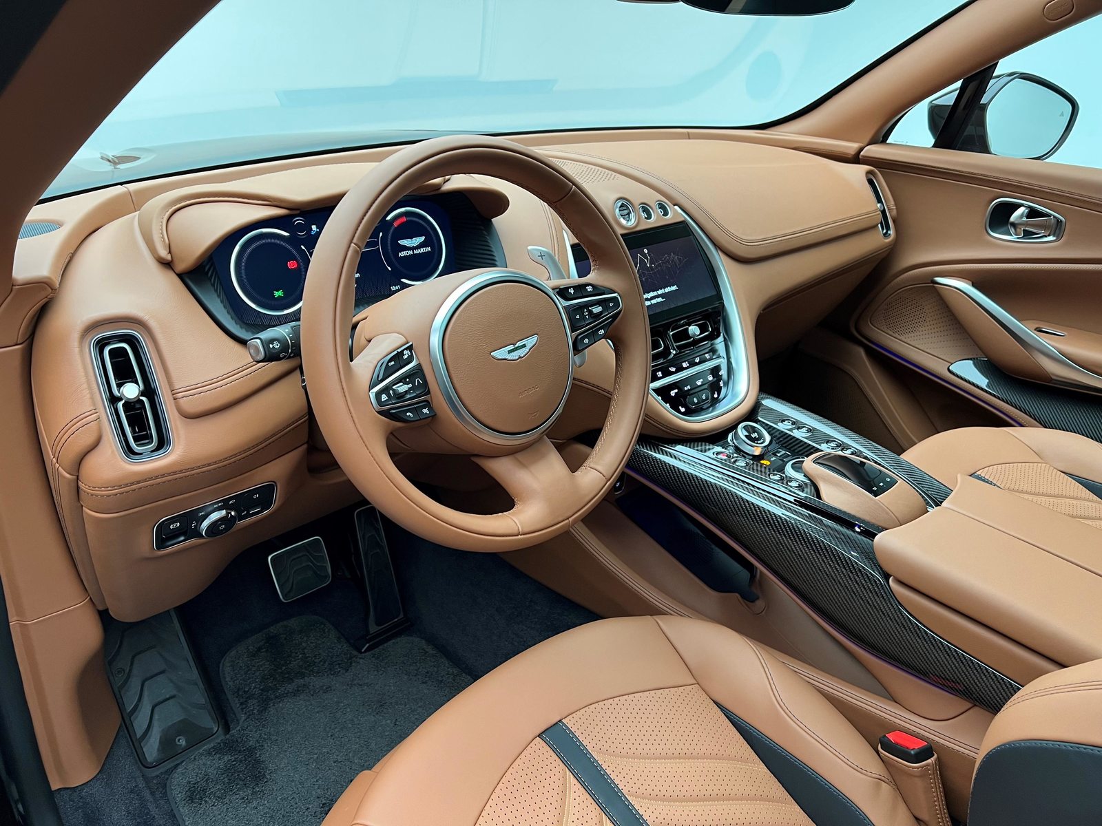 ASTON MARTIN DBX 707 4.0 V8 Bi-Turbo, Petrol, Second hand / Used, Automatic - 3