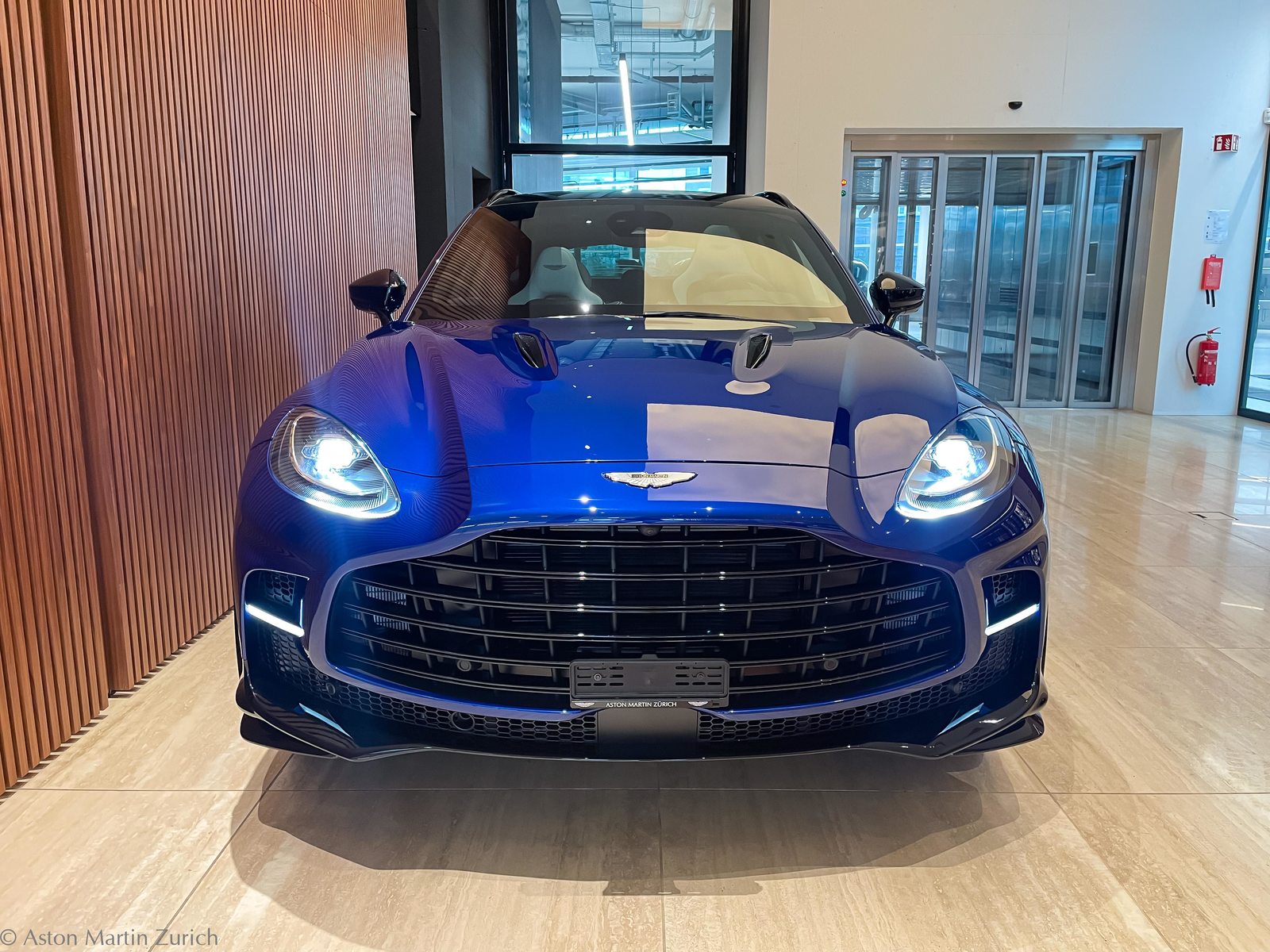 ASTON MARTIN DBX 707 4.0 V8 Bi-Turbo, Essence, Occasion / Utilisé, Automatique - 3