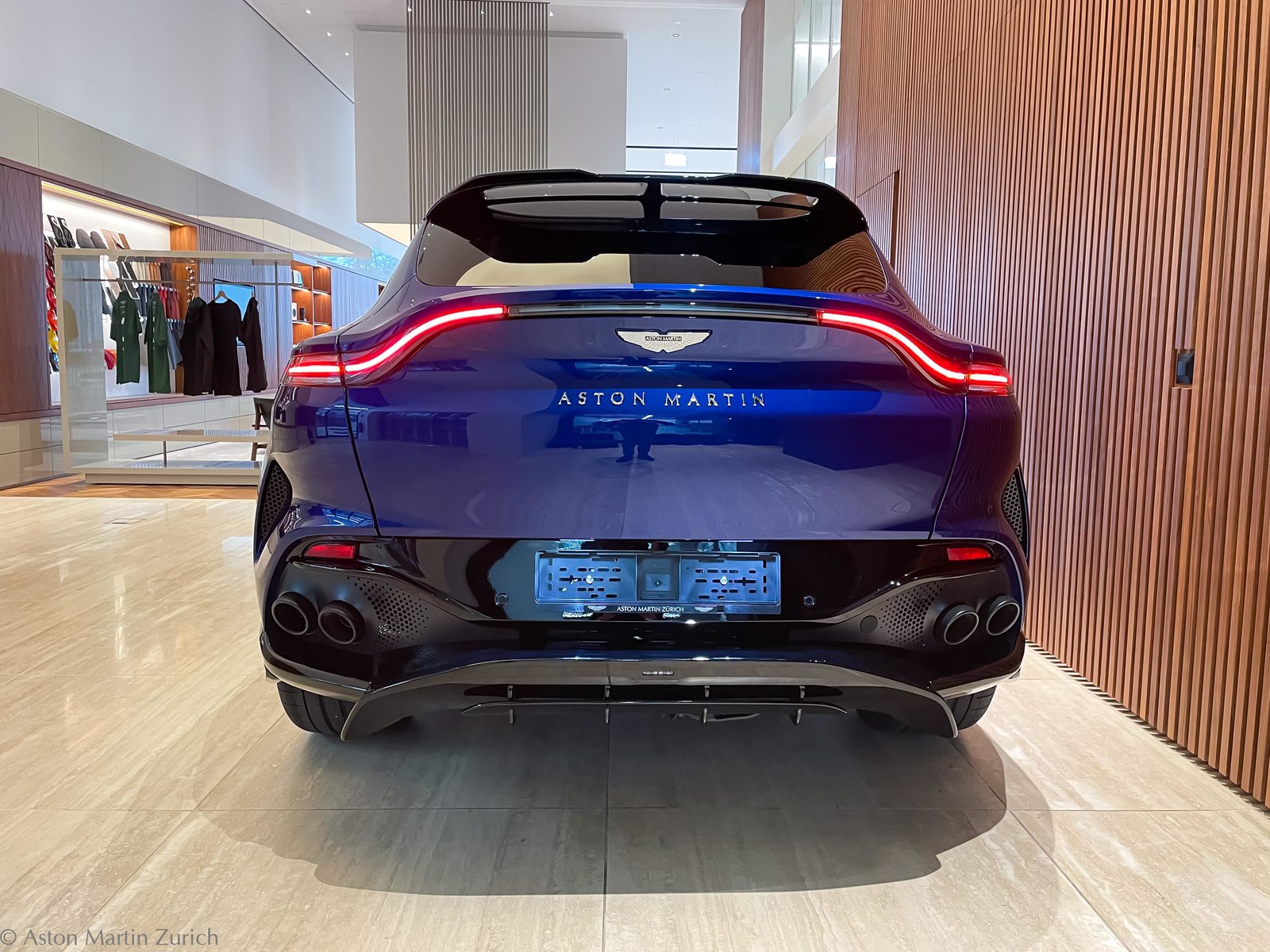 ASTON MARTIN DBX 707 4.0 V8 Bi-Turbo, Essence, Occasion / Utilisé, Automatique - 5