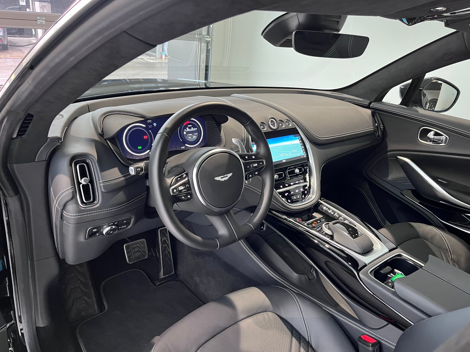 ASTON MARTIN DBX 4.0 V8, Essence, Occasion / Utilisé, Automatique - 5