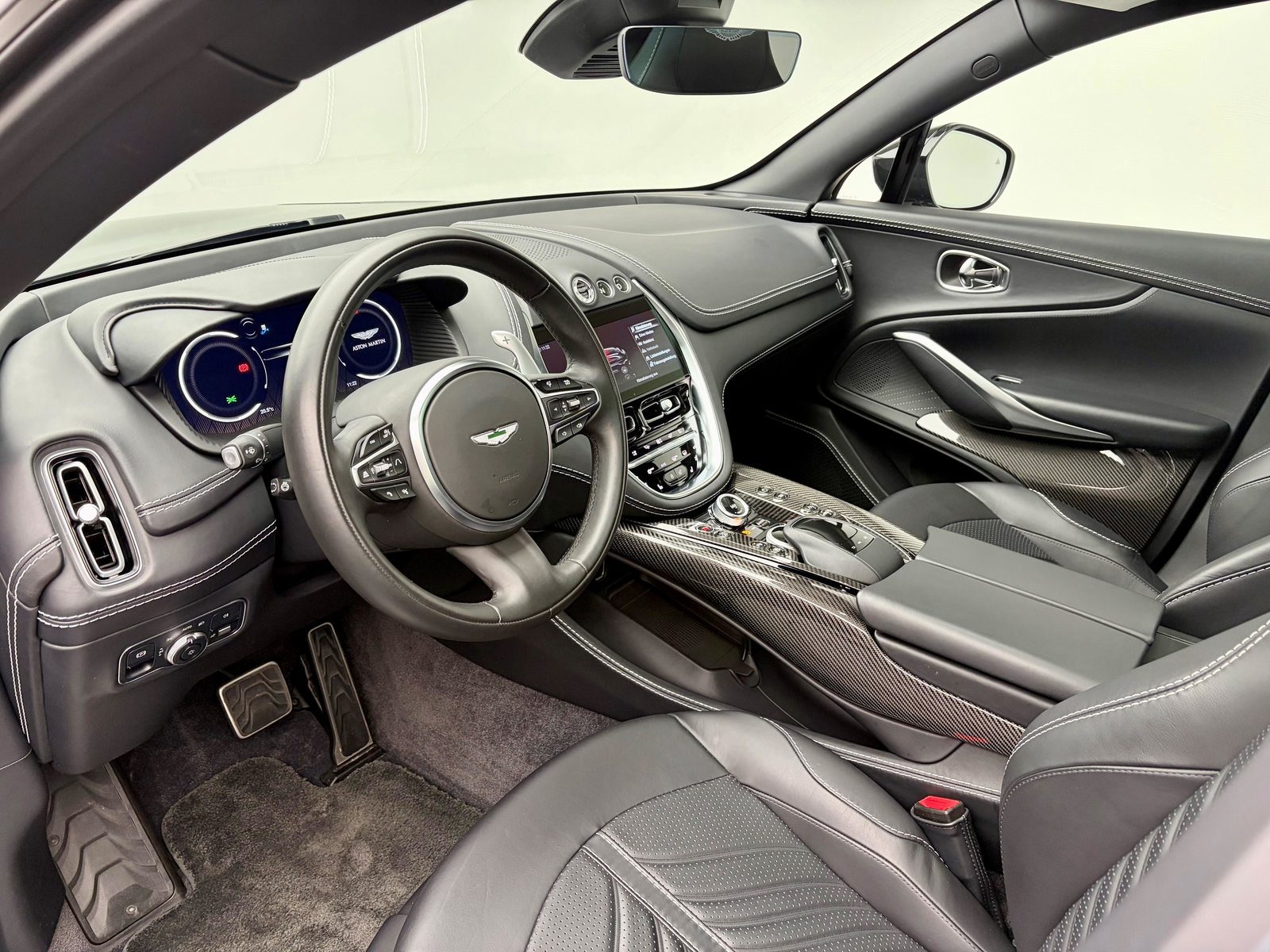 ASTON MARTIN DBX 707 4.0 V8 Bi-Turbo, Essence, Occasion / Utilisé, Automatique - 4