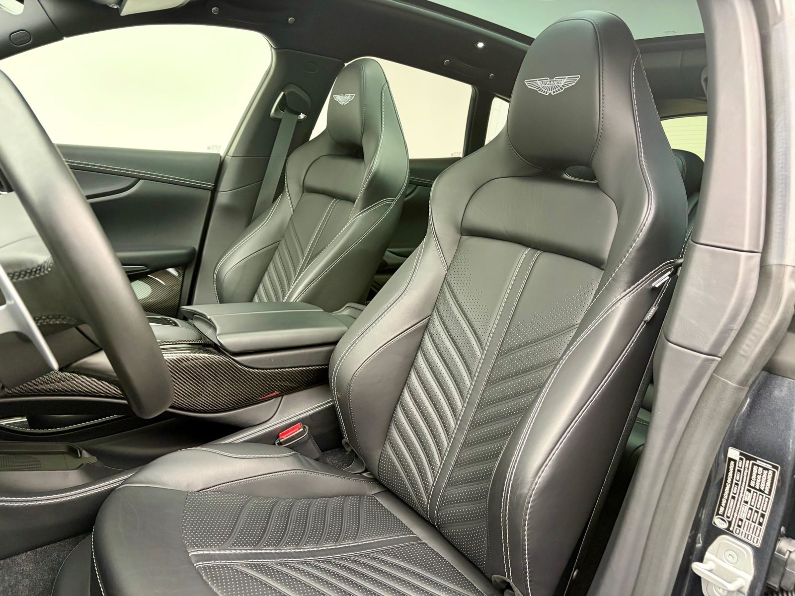 ASTON MARTIN DBX 707 4.0 V8 Bi-Turbo, Essence, Occasion / Utilisé, Automatique - 5