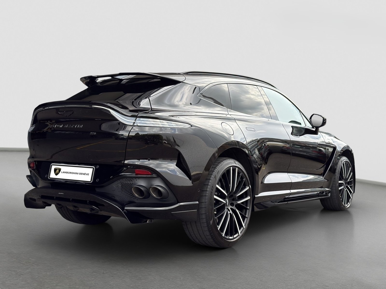 ASTON MARTIN DBX 707 4.0 V8 Bi-Turbo, Petrol, Second hand / Used, Automatic - 3
