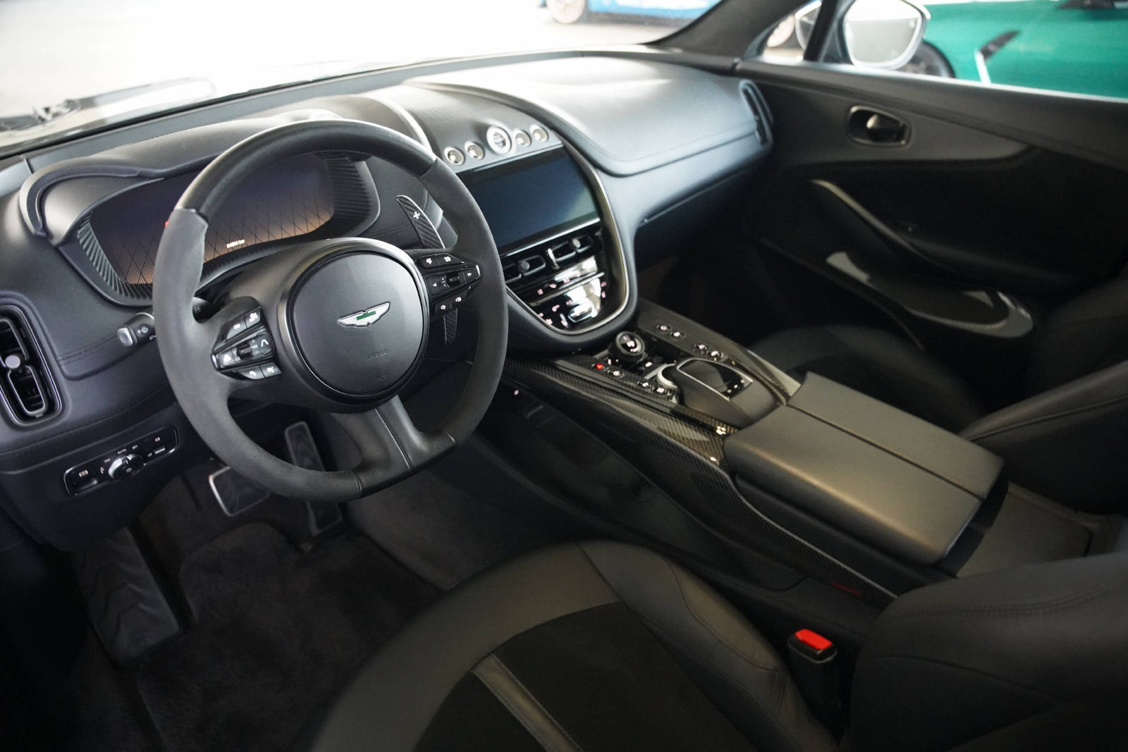 ASTON MARTIN DBX 707, Benzin, Occasion / Gebraucht, Automatik - 7