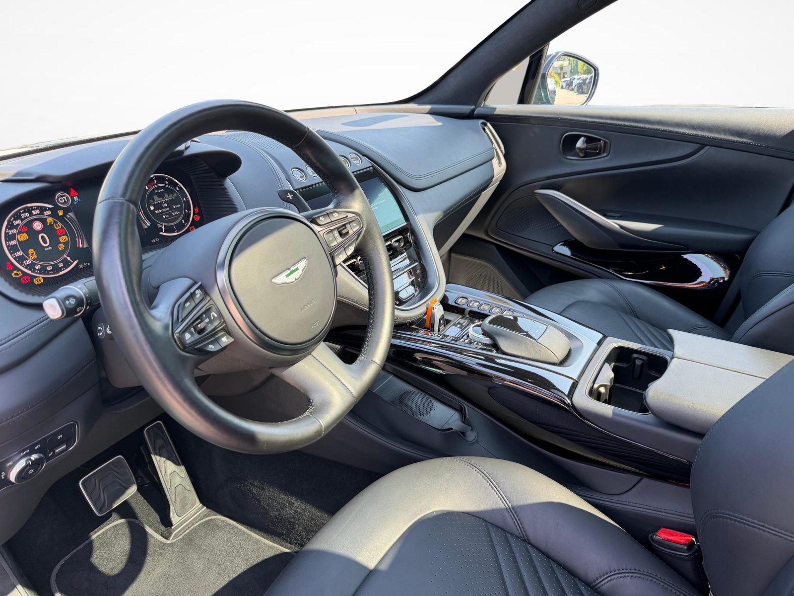 ASTON MARTIN DBX 4.0 V8 Bi-Turbo, Essence, Occasion / Utilisé, Automatique - 4