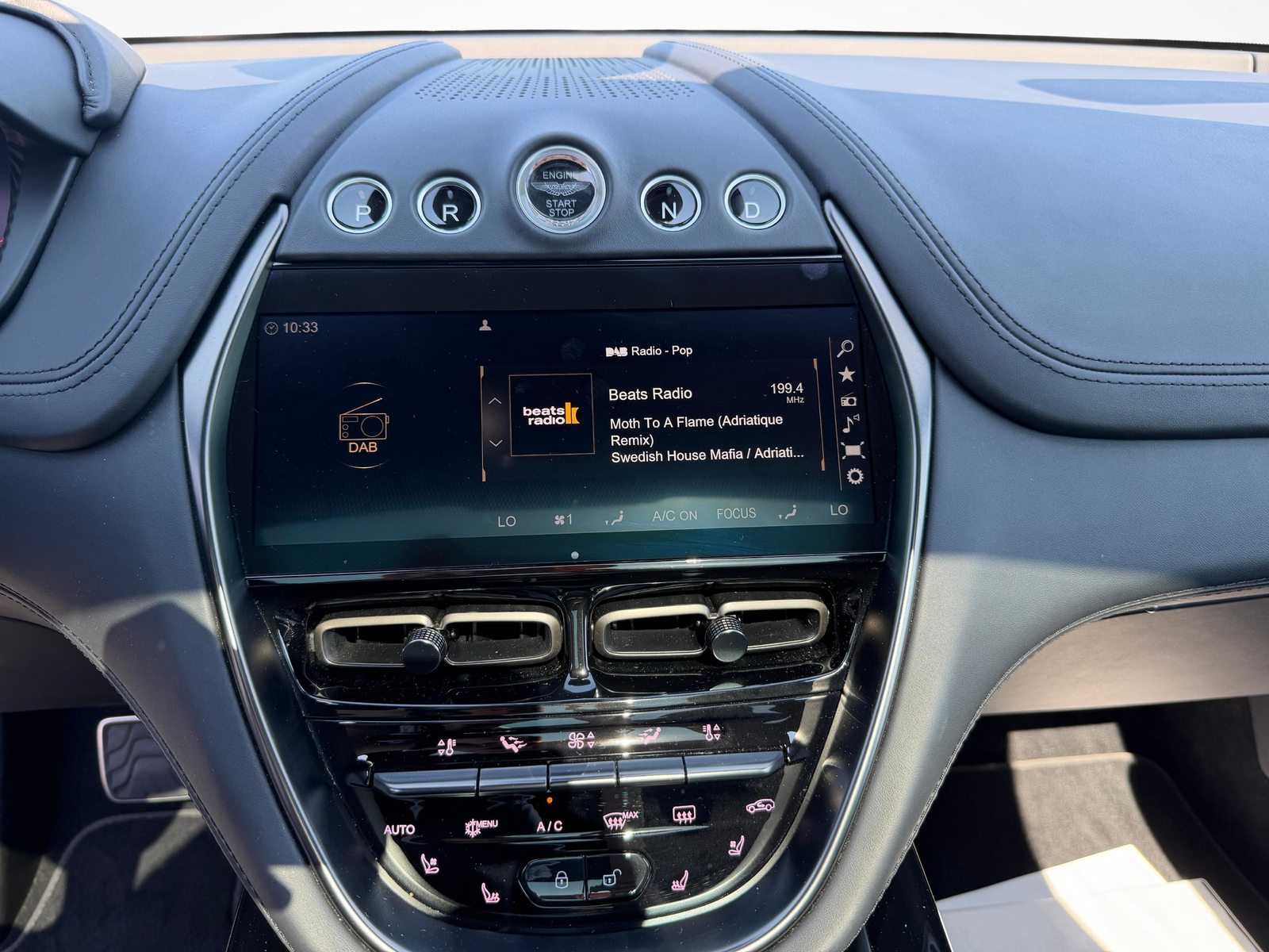 ASTON MARTIN DBX 4.0 V8 Bi-Turbo, Essence, Occasion / Utilisé, Automatique - 6