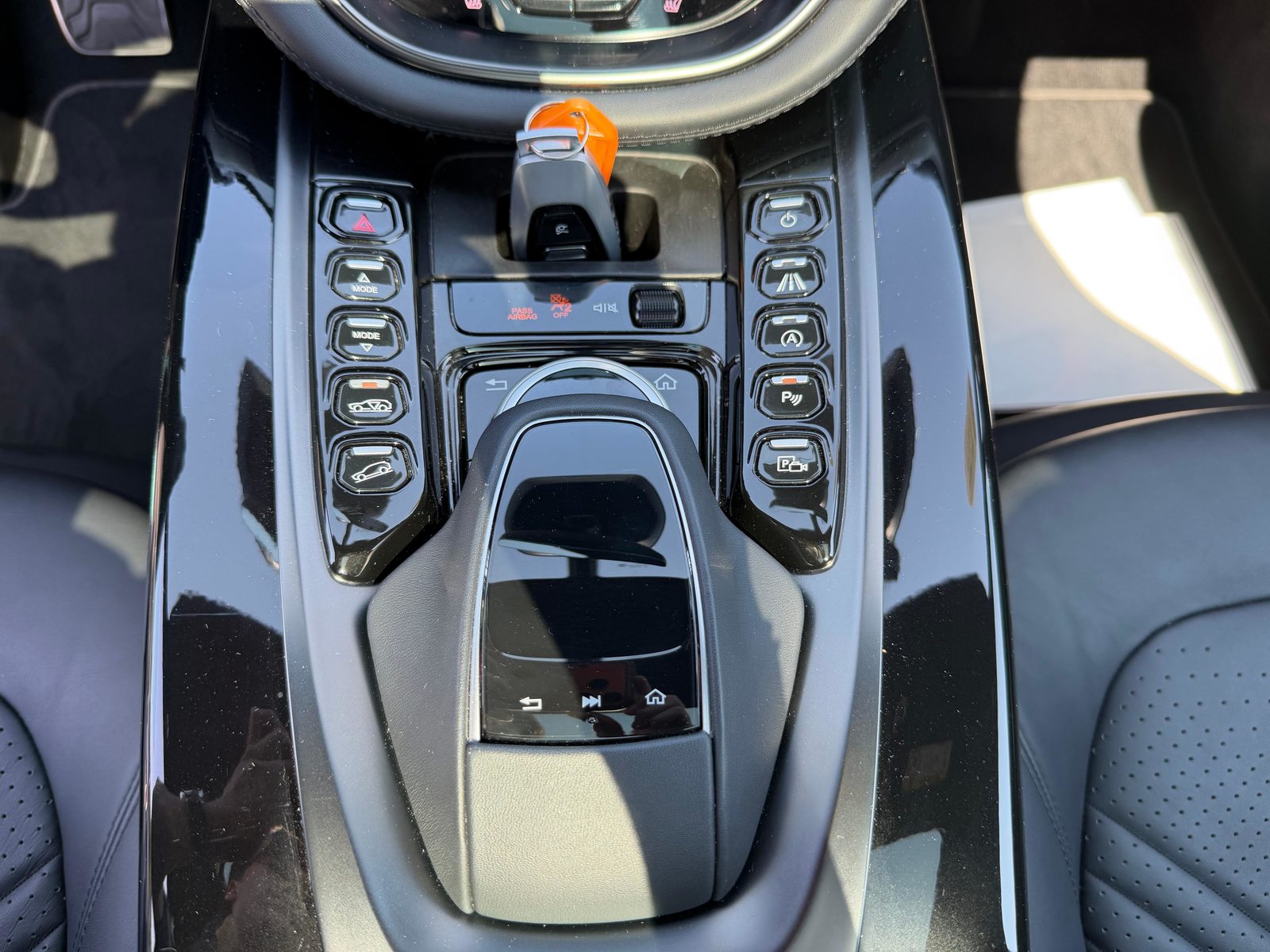 ASTON MARTIN DBX 4.0 V8 Bi-Turbo, Essence, Occasion / Utilisé, Automatique - 7