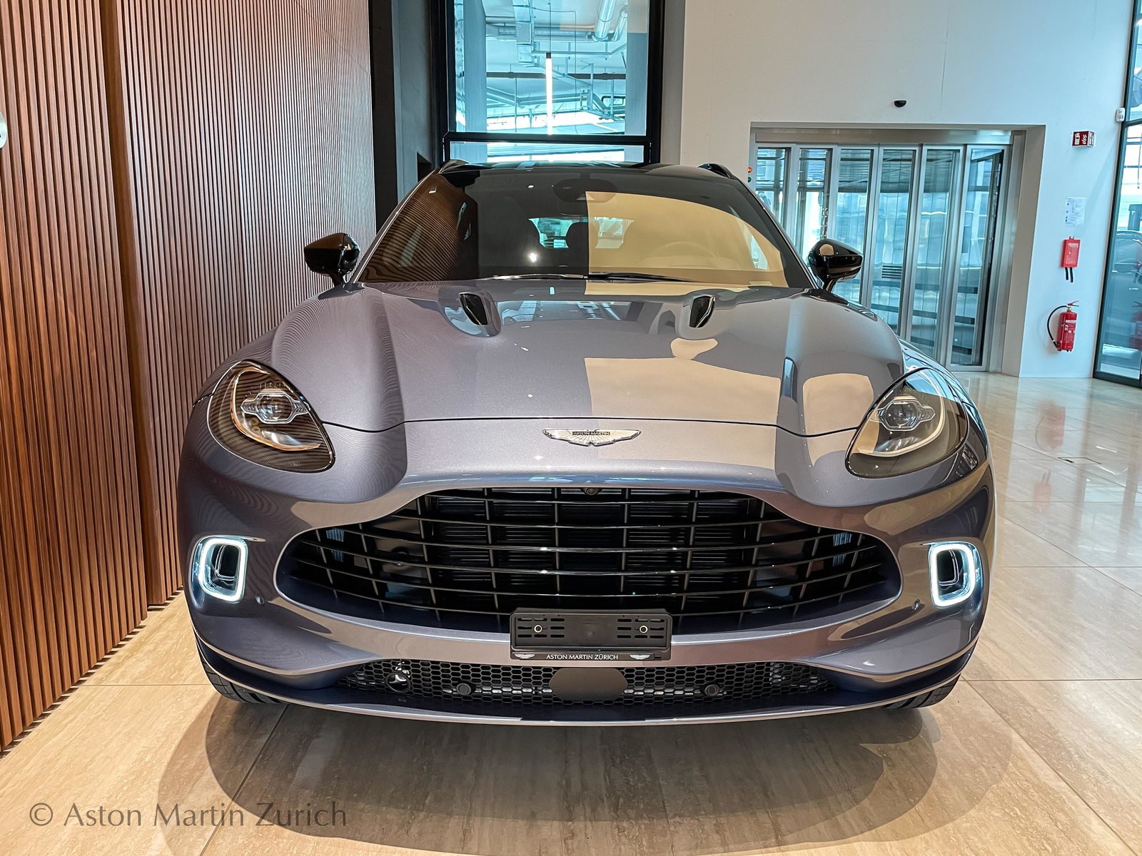 ASTON MARTIN DBX 4.0 V8 Bi-Turbo, Benzin, Occasion / Gebraucht, Automatik - 5