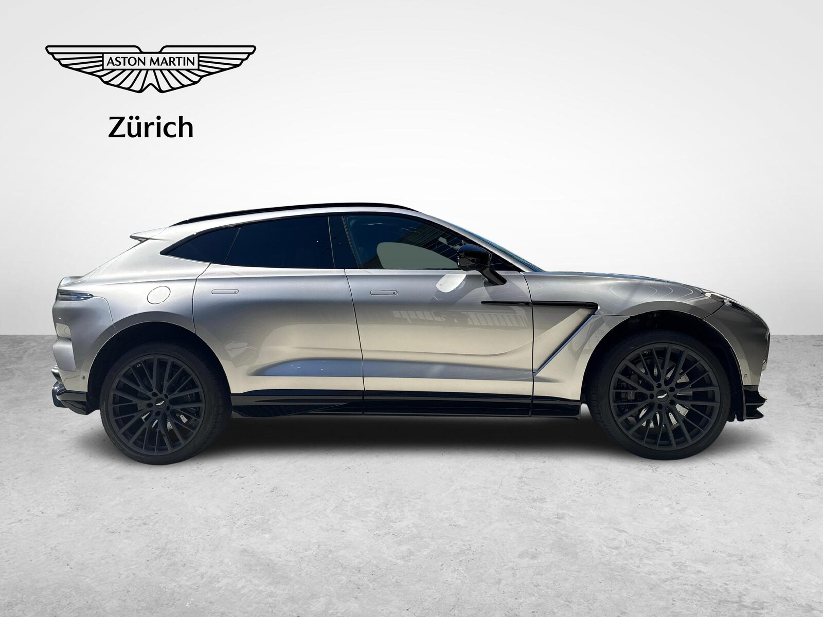 ASTON MARTIN DBX 707 4.0 V8 Bi-Turbo, Petrol, Second hand / Used, Automatic - 6