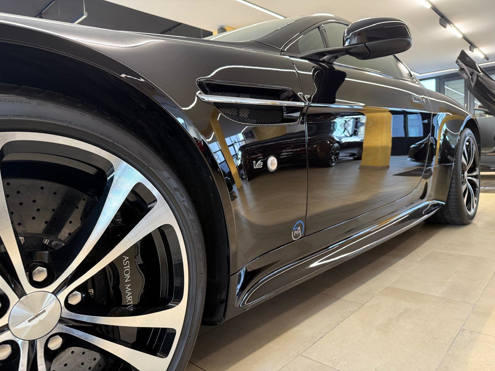 ASTON MARTIN V12 Vantage 5.9 S Sportshift, Benzin, Occasion / Gebraucht, Automatik - 4