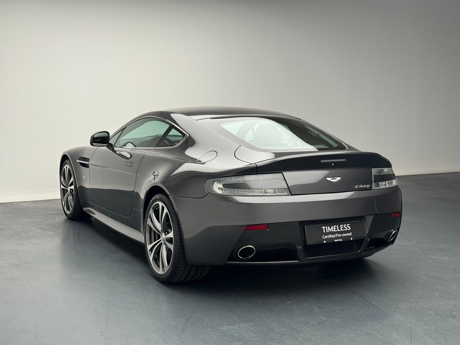 ASTON MARTIN V12 Vantage Coupé 6.0, Petrol, Second hand / Used, Manual - 2