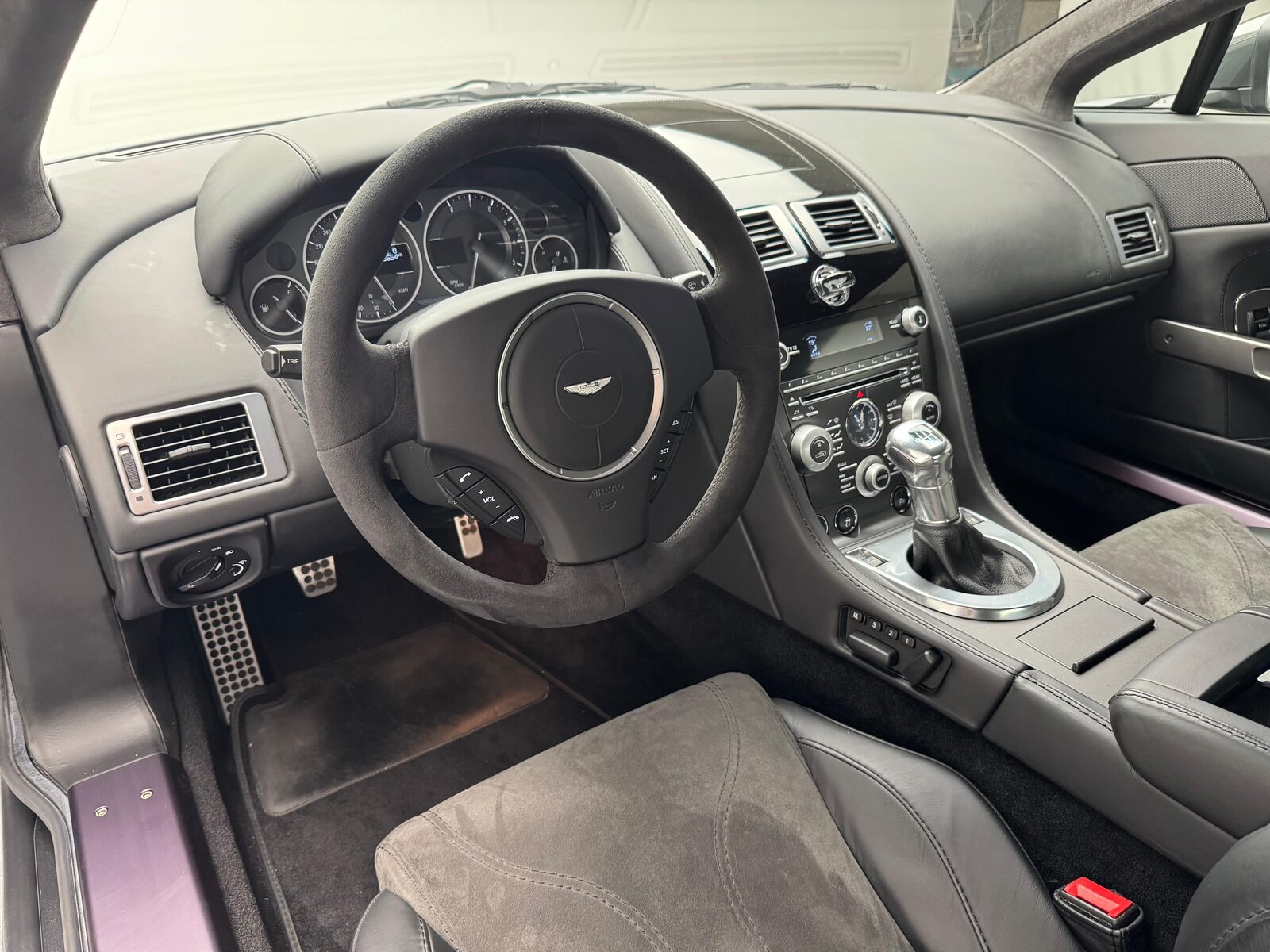 ASTON MARTIN V12 Vantage Coupé 6.0, Petrol, Second hand / Used, Manual - 3