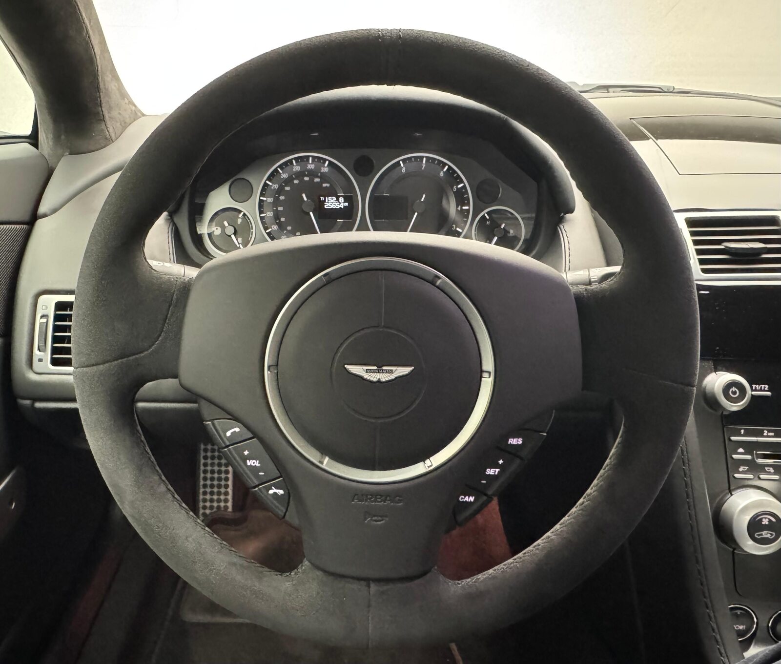 ASTON MARTIN V12 Vantage Coupé 6.0, Petrol, Second hand / Used, Manual - 6