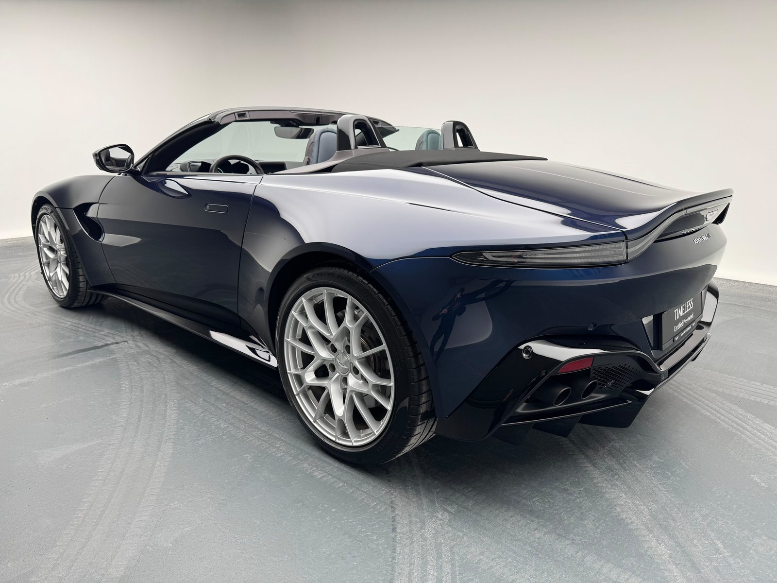 ASTON MARTIN V8 Vantage Roadster 4.0 V8 Bi-Turbo, Petrol, Second hand / Used, Automatic - 3