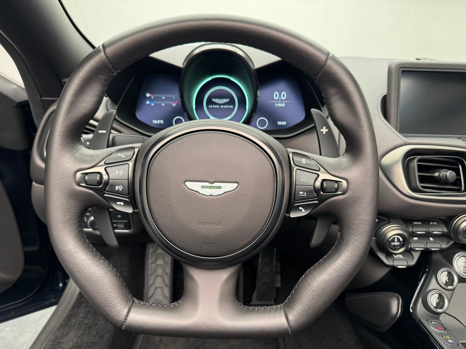 ASTON MARTIN V8 Vantage Roadster 4.0 V8 Bi-Turbo, Petrol, Second hand / Used, Automatic - 7
