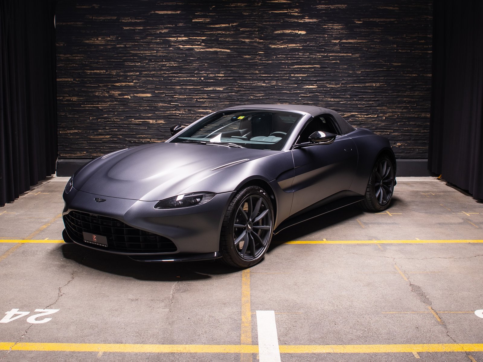 ASTON MARTIN V8 Vantage 4.0 Roadster, Petrol, Second hand / Used, Automatic - 7