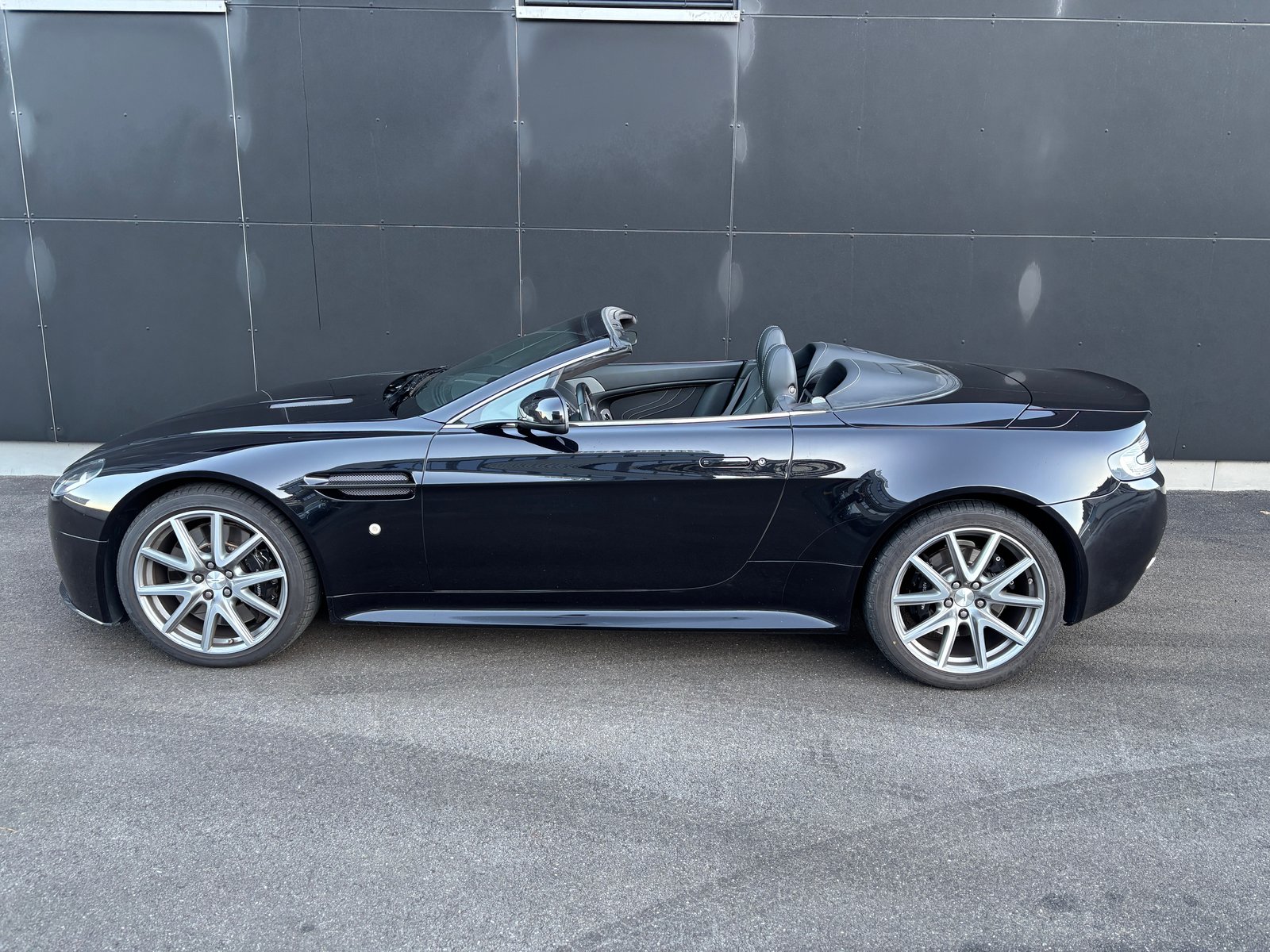 ASTON MARTIN V8 Vantage 4.7 S Sportshift, Essence, Occasion / Utilisé, Automatique - 2