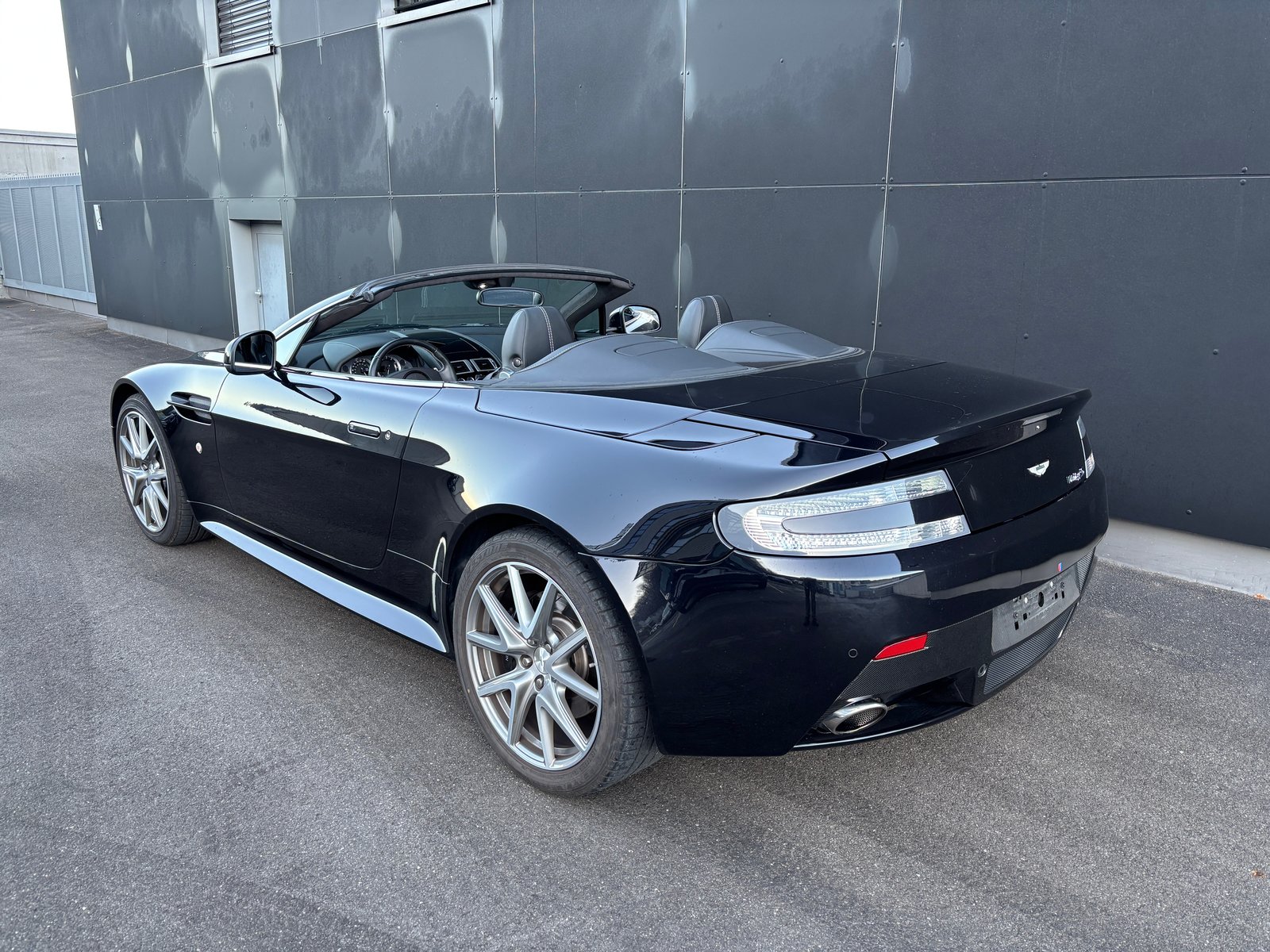 ASTON MARTIN V8 Vantage 4.7 S Sportshift, Essence, Occasion / Utilisé, Automatique - 3