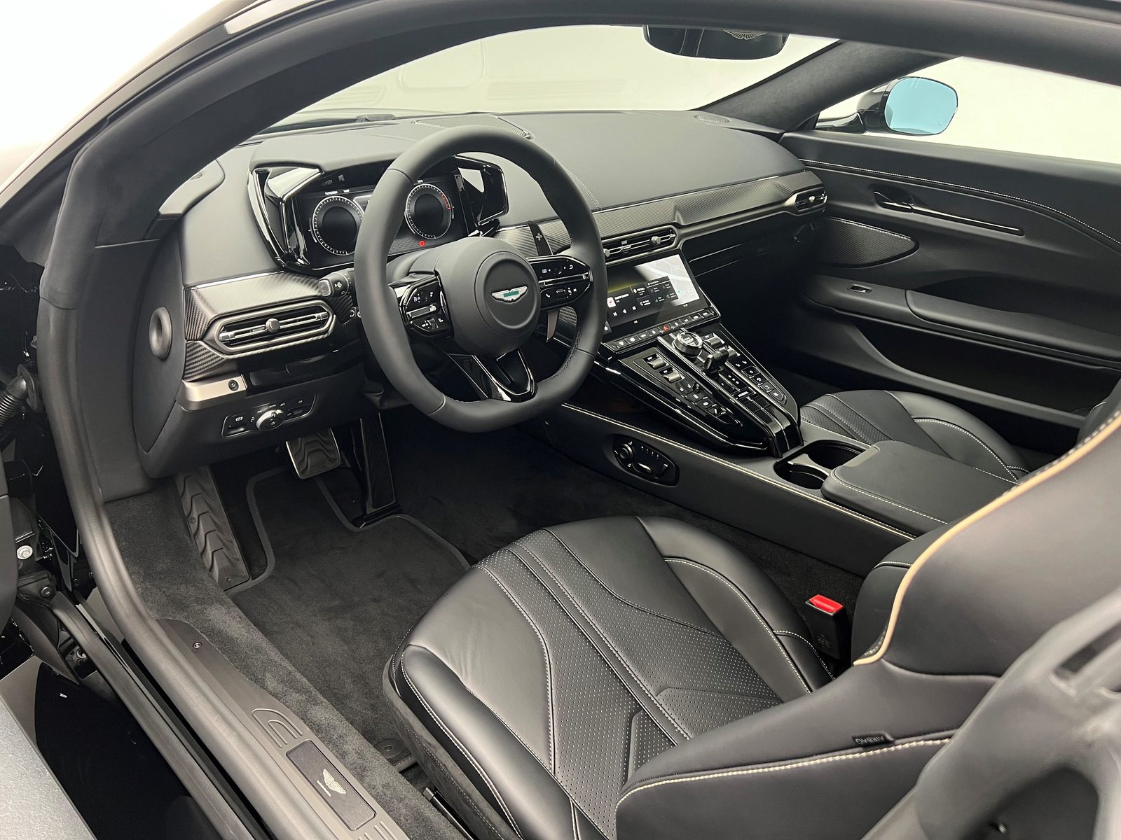 ASTON MARTIN V8 Vantage Coupé 4.0 V8 Bi-Turbo, Petrol, New car, Automatic - 4
