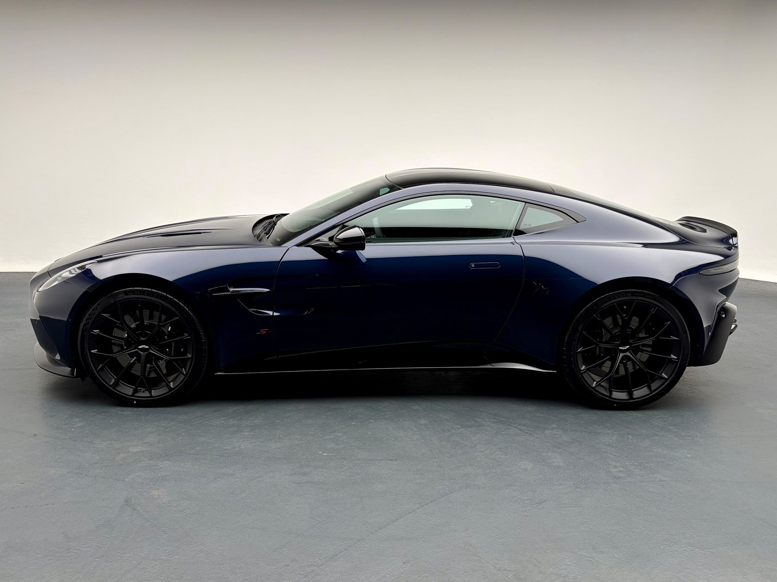 ASTON MARTIN V8 Vantage Coupé 4.0 S V8 Bi-Turbo, Petrol, New car, Automatic - 2