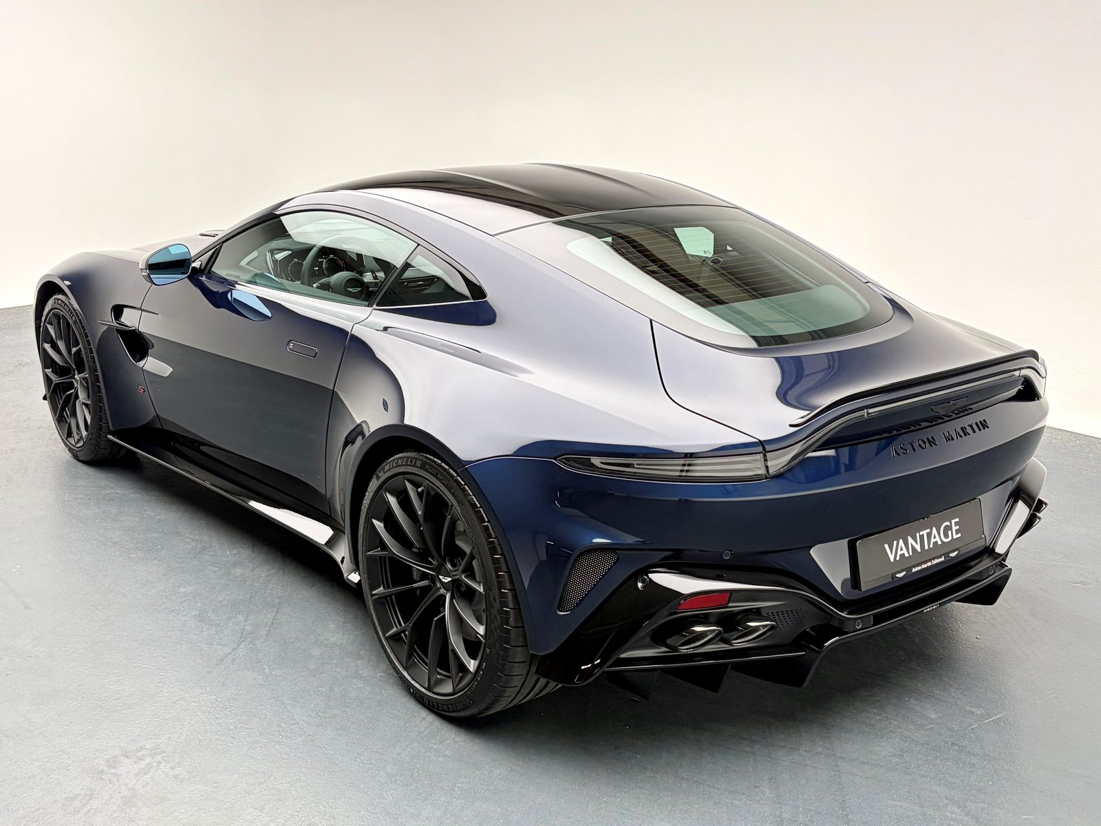 ASTON MARTIN V8 Vantage Coupé 4.0 S V8 Bi-Turbo, Petrol, New car, Automatic - 3