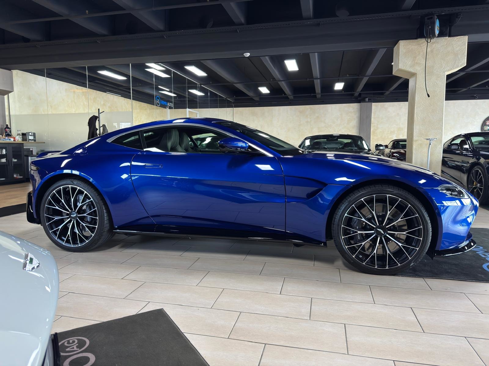 ASTON MARTIN V8 Vantage 4.0 Coupé, Essence, Voiture nouvelle, Automatique - 3