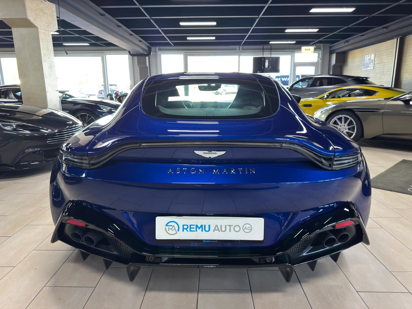 ASTON MARTIN V8 Vantage 4.0 Coupé, Essence, Voiture nouvelle, Automatique - 4