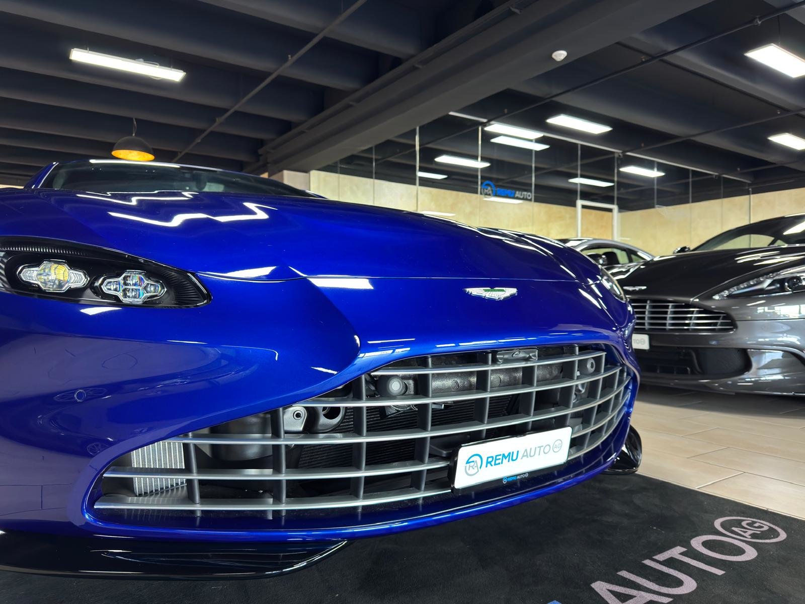 ASTON MARTIN V8 Vantage 4.0 Coupé, Essence, Voiture nouvelle, Automatique - 7