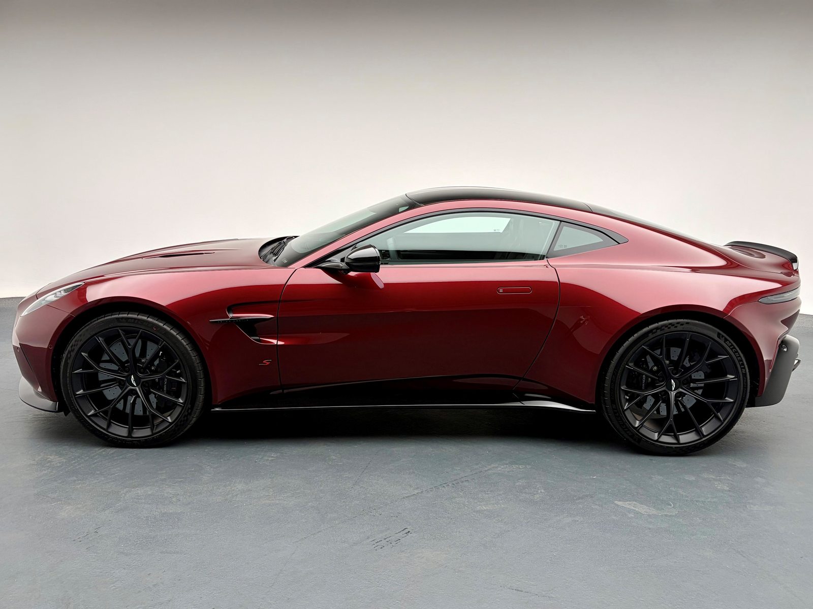ASTON MARTIN V8 Vantage Coupé 4.0 S V8 Bi-Turbo, Benzina, Auto nuove, Automatico - 2